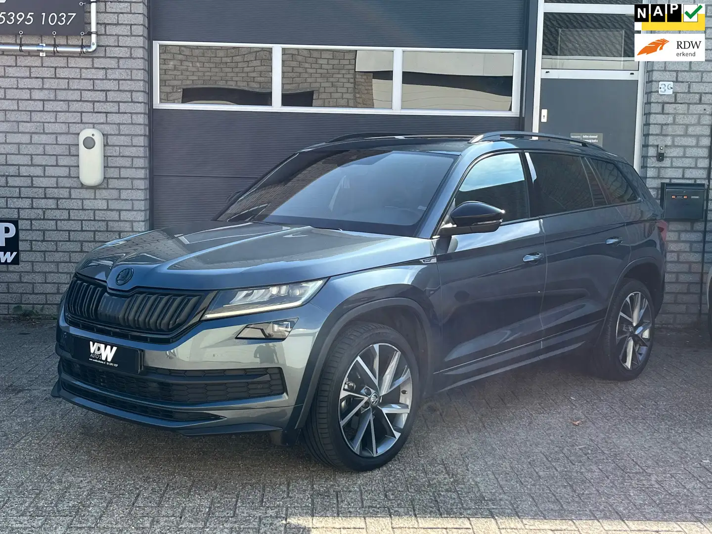 Skoda Kodiaq 1.5 TSI Sportline Business PANO N.A.P. Gris - 1