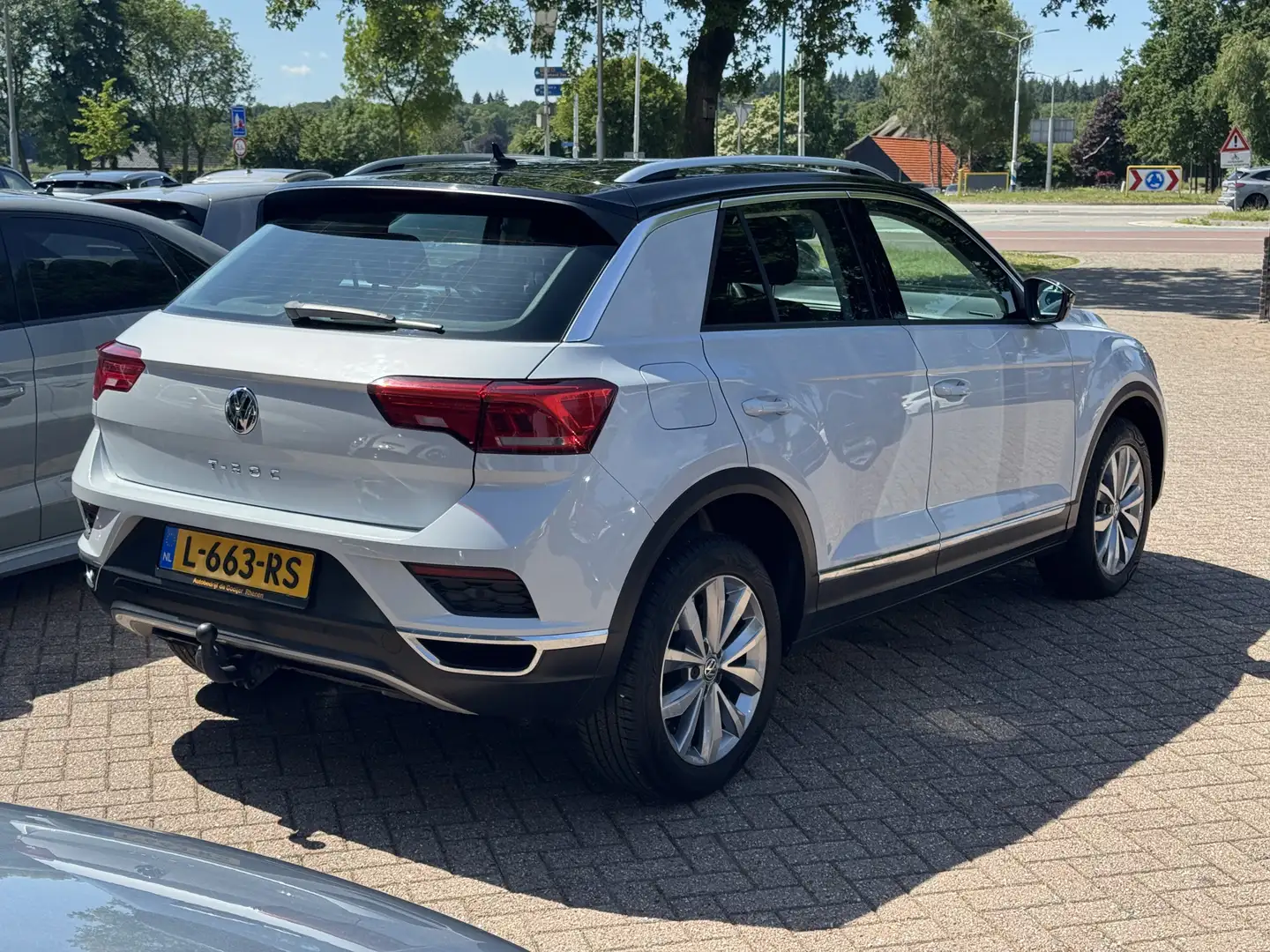 Volkswagen T-Roc 1.5 TSI Sport / Trekhaak / Virtual Cockpit / Navig Wit - 2