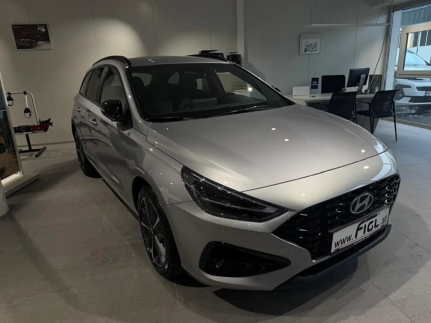 Hyundai i30 Kombi 1,0 TGDI Go! Plus DCT Grau - 1