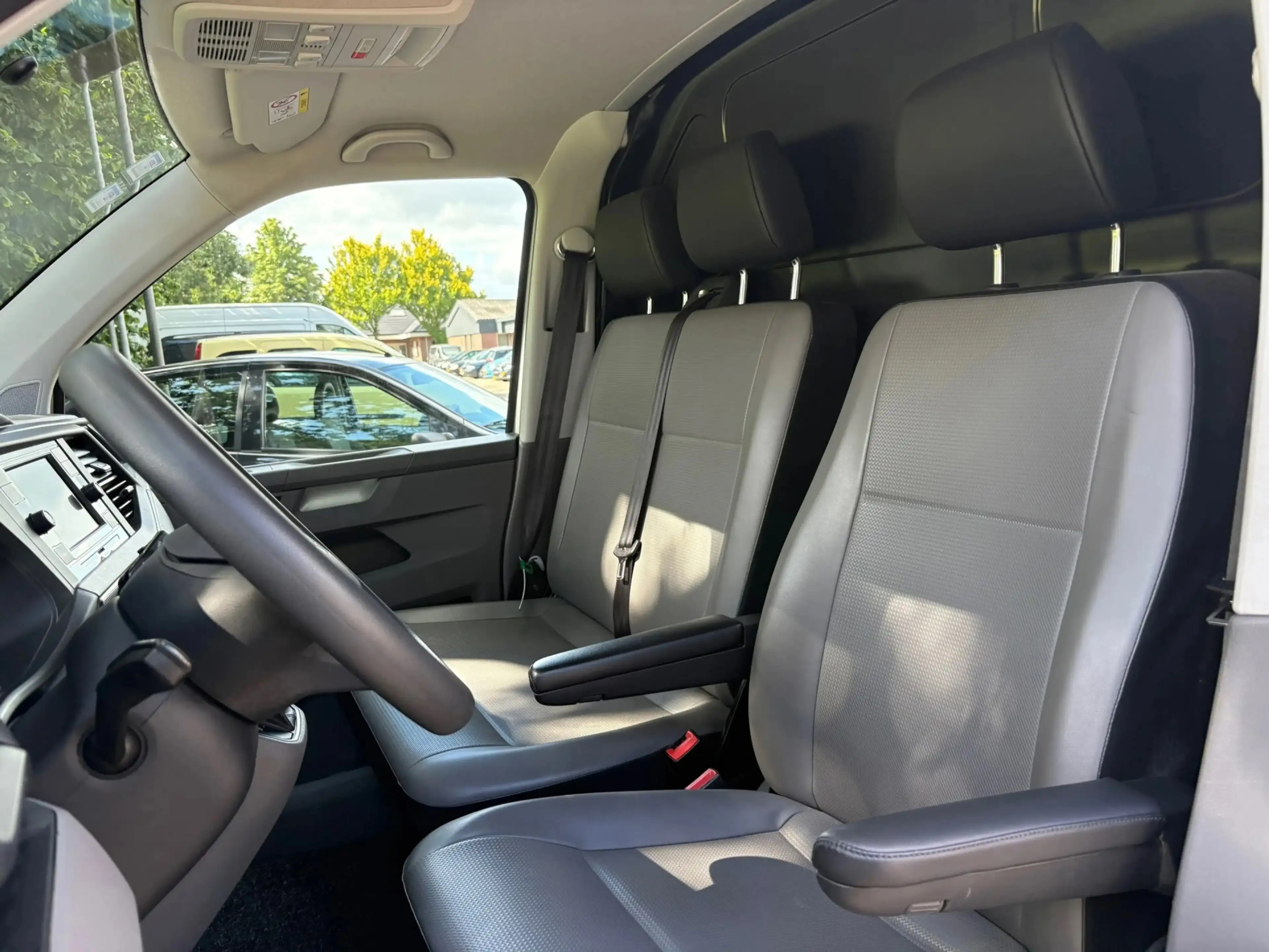 Volkswagen Transporter 2.0 TDI L2H1 150PK!|DSG Automaat|airco|achteruitri — photo 12