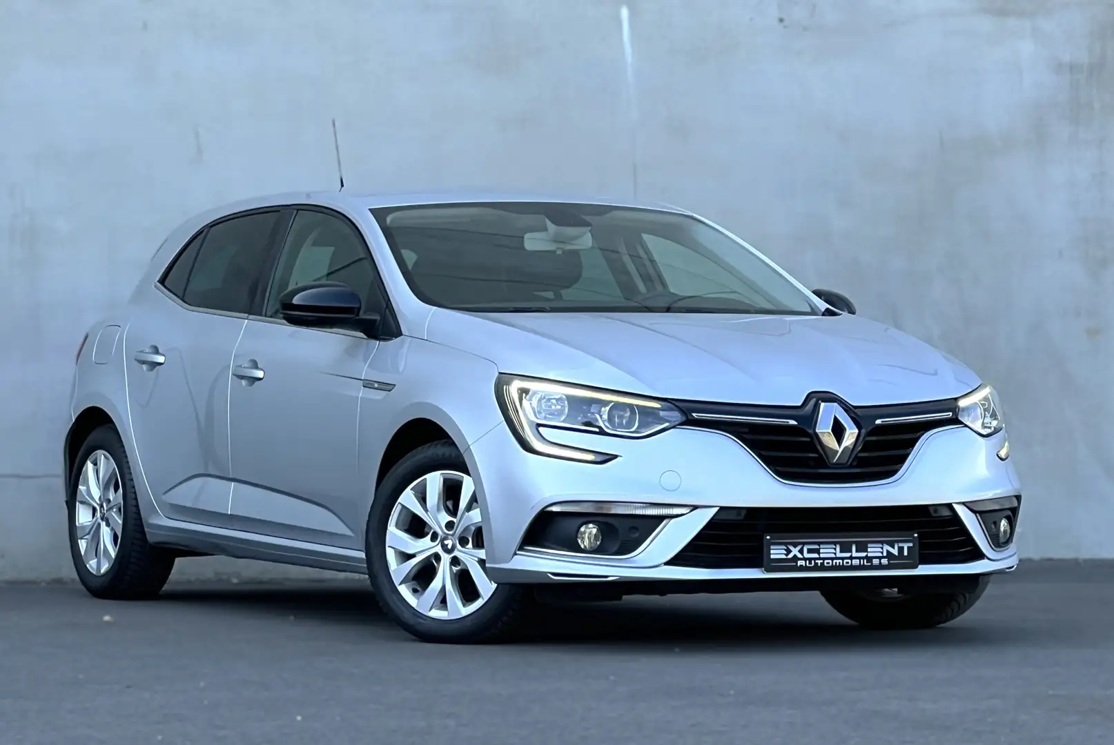 Renault Megane 1.33 TCe Limited/GPS/BLUETOOTH/AIRCO/GARANTIE 12 M Gris - 2