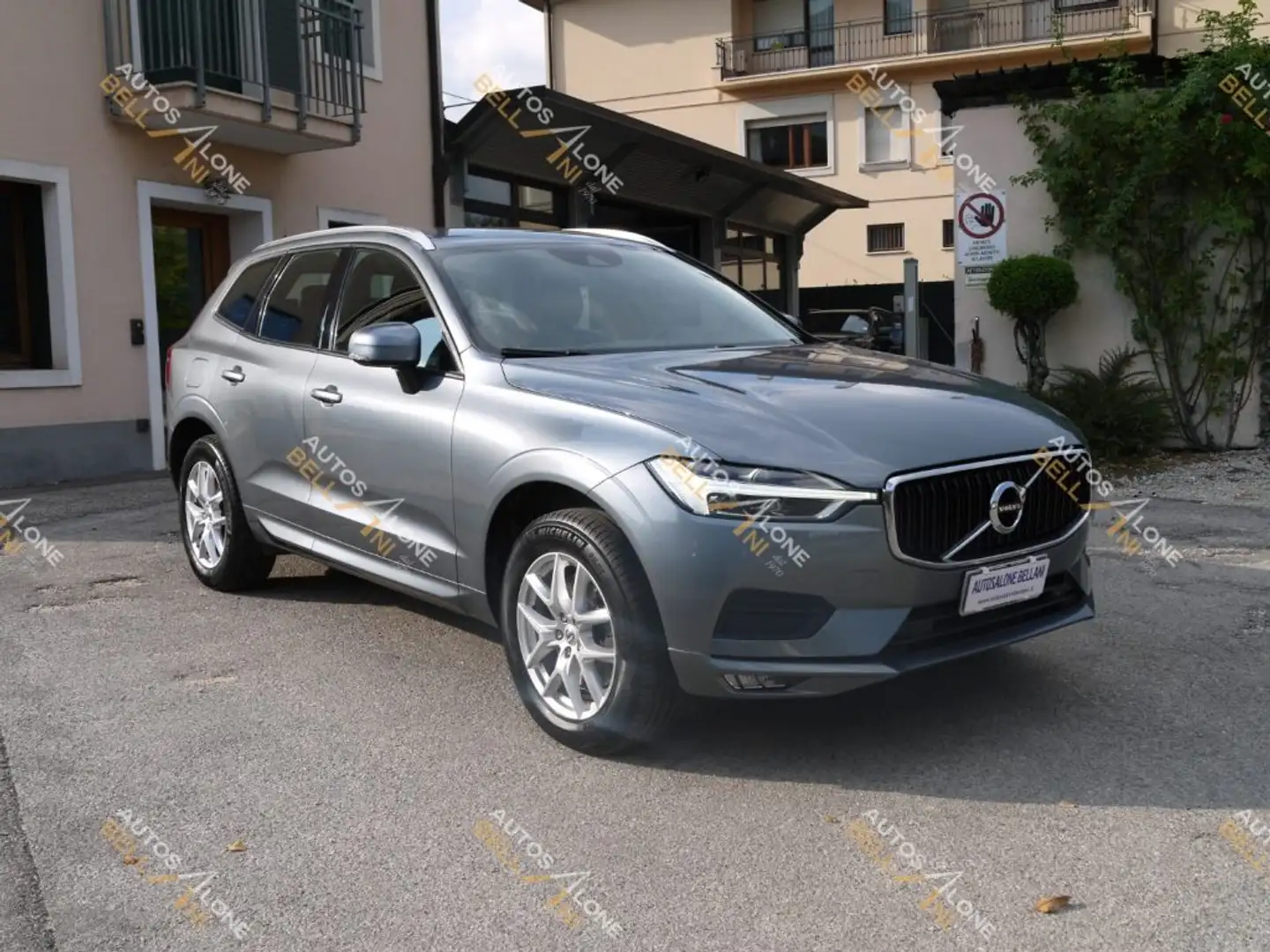 Volvo XC60 B4 (d) AWD Geartronic Business Plus Gris - 1