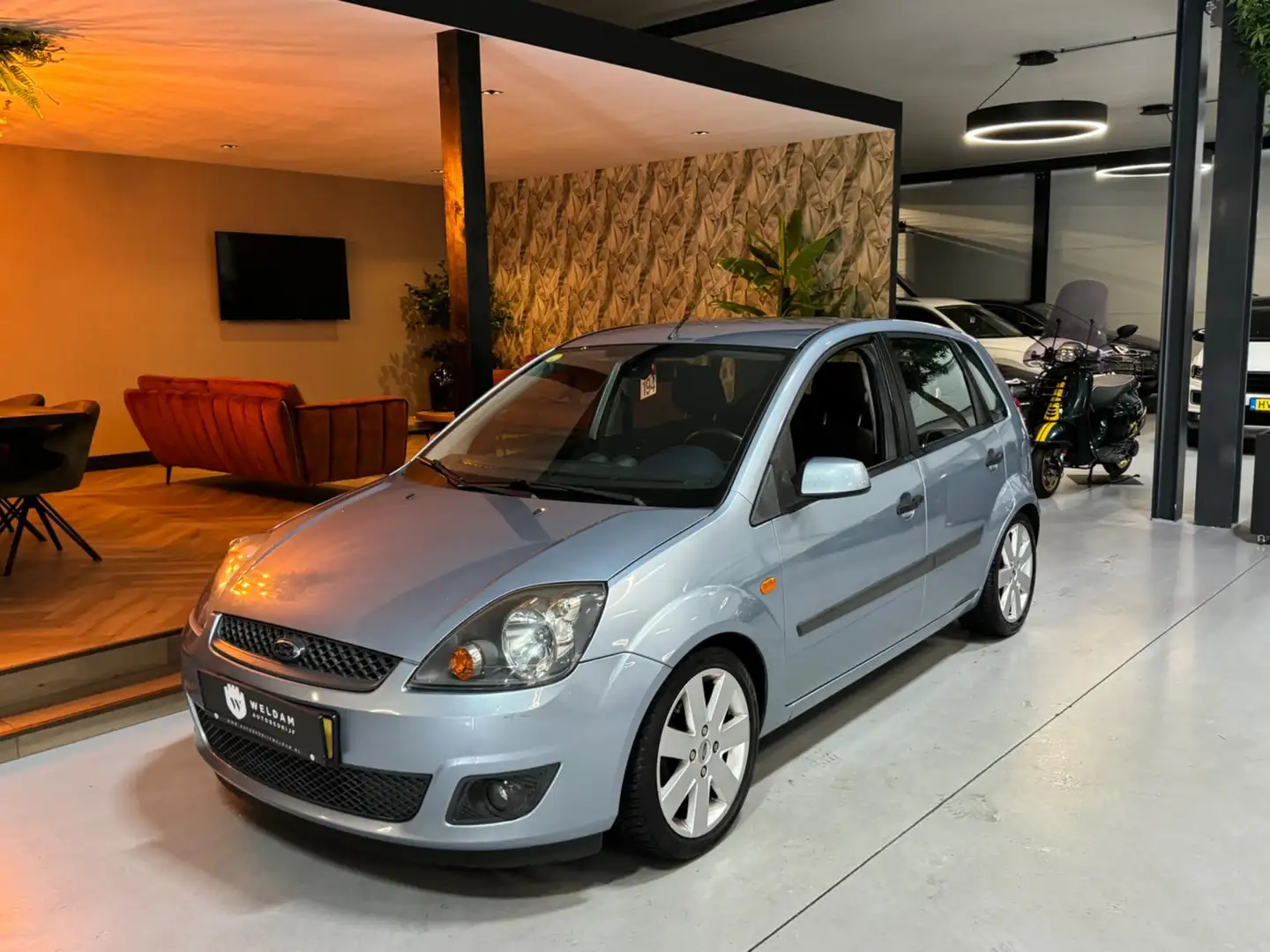Ford Fiesta 1.6-16V Futura Trekhaak NAP Cruise Airco Elek Rame Blauw - 2
