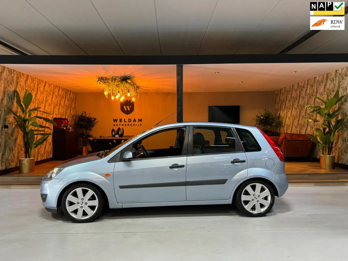 Ford Fiesta 1.6-16V Futura Trekhaak NAP Cruise Airco Elek Rame Blauw - 1