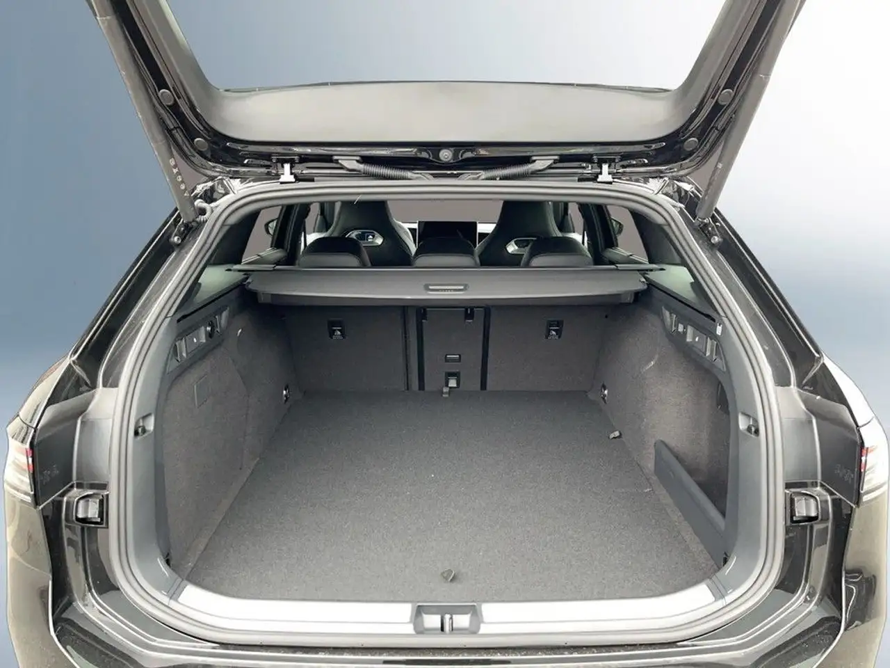 Volkswagen Passat R-Line 1,5 l eHybrid OPF 130 kW ( AHK Nav 14