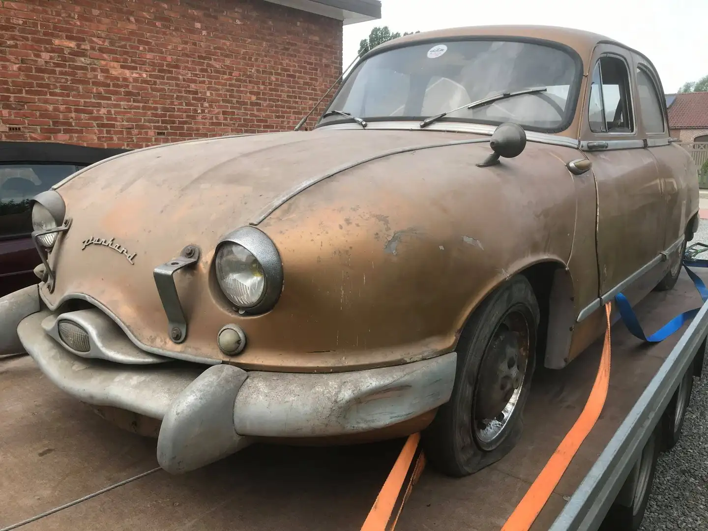 Oldtimer Panhard Dyna Z Goud - 1
