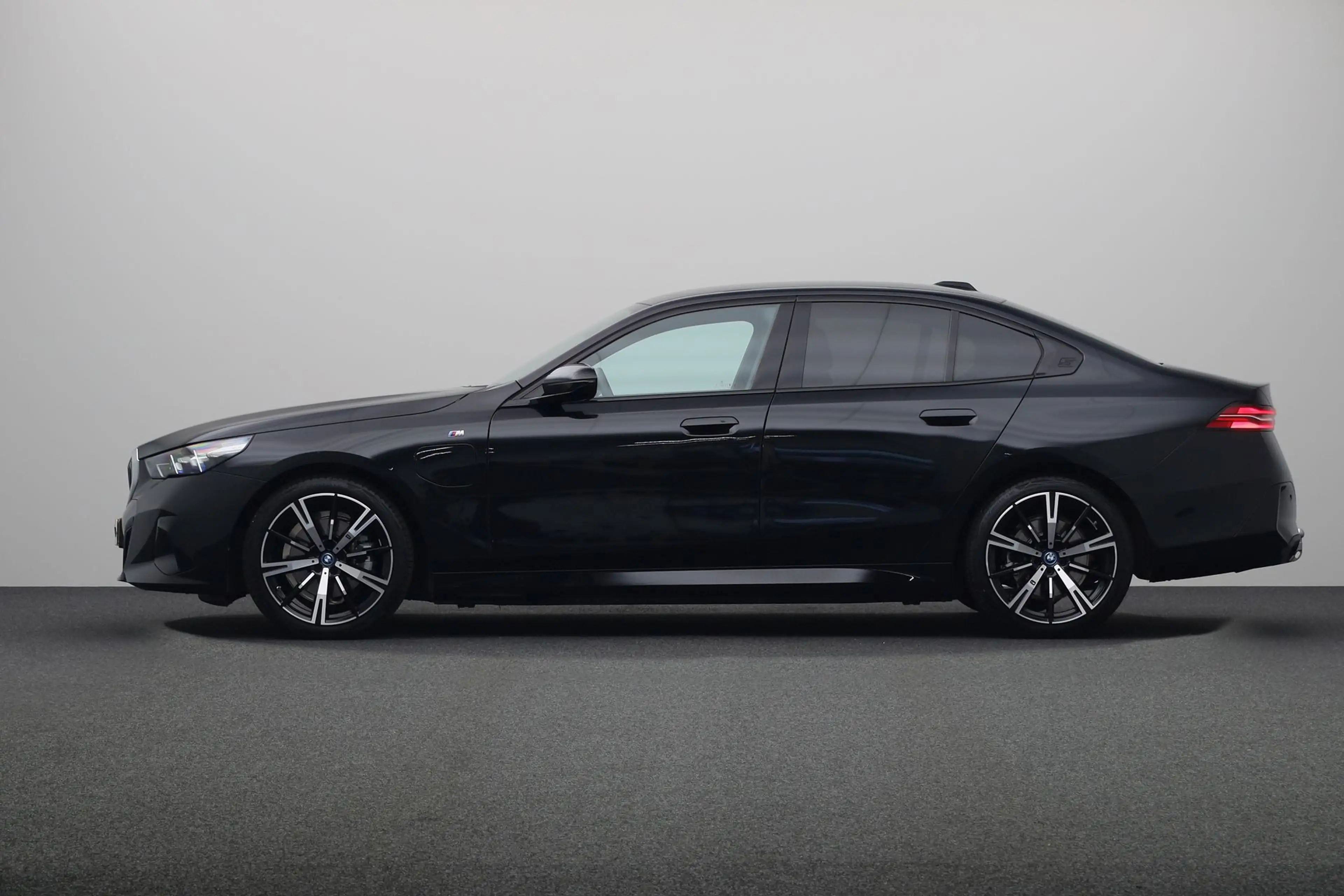 BMW 530 5-serie 530e M Sport Edition | Achteruitrijcamera — photo 12