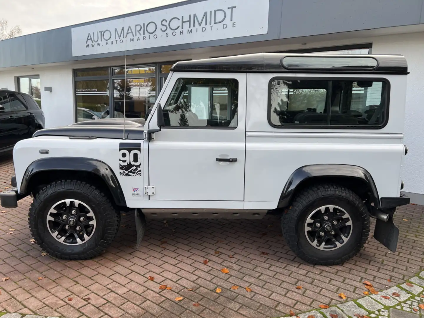 Land Rover Defender 90 Adventure Winde Limitiert 1von600 Weiß - 2
