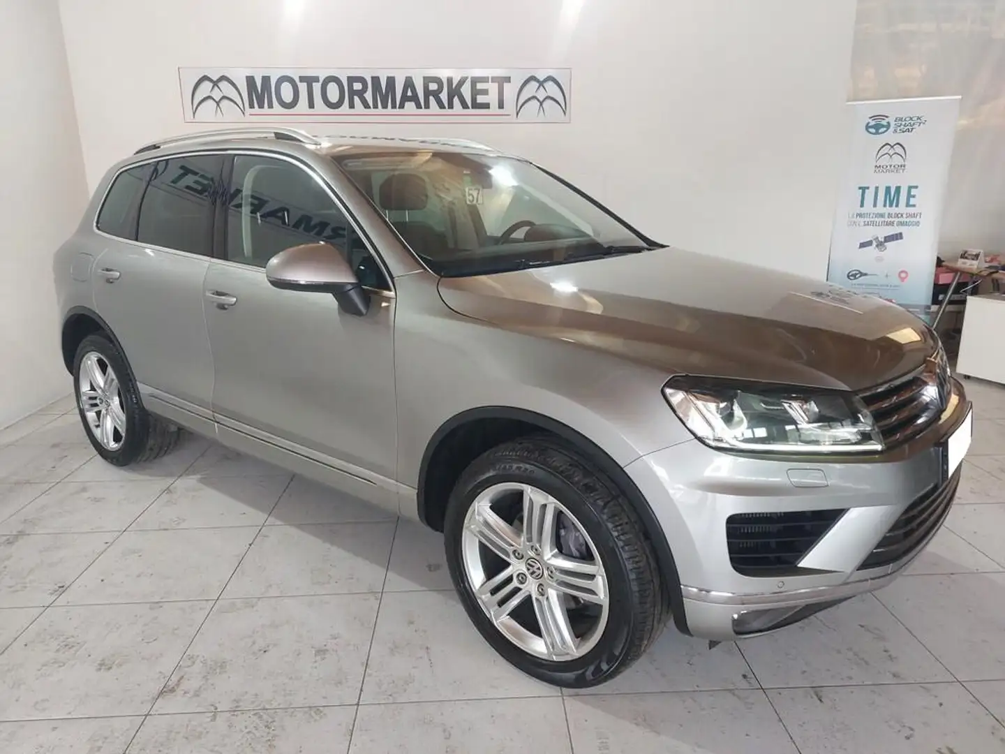 Volkswagen Touareg 3.0 V6 tdi Executive 204cv tiptronic Grey - 1