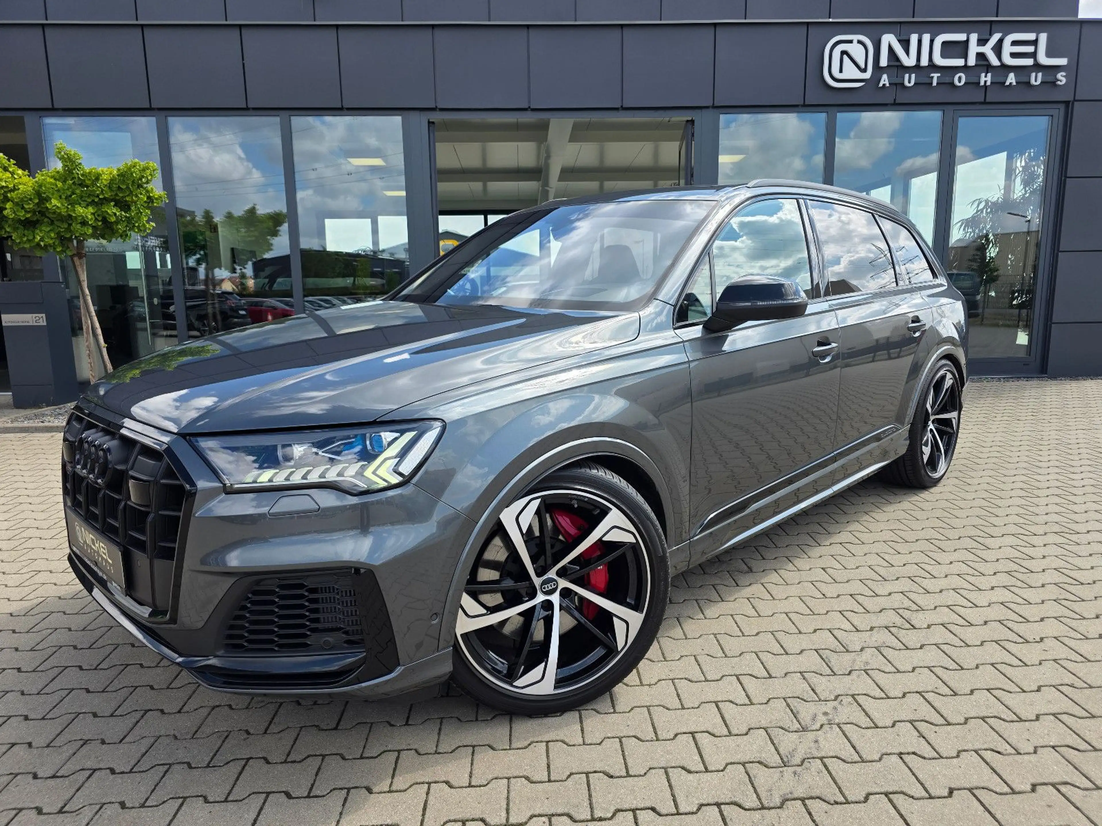 Audi SQ7 4.0 TDI quattro*HuD*7-Sitze*Matrix*Pano*AHK* — photo 2