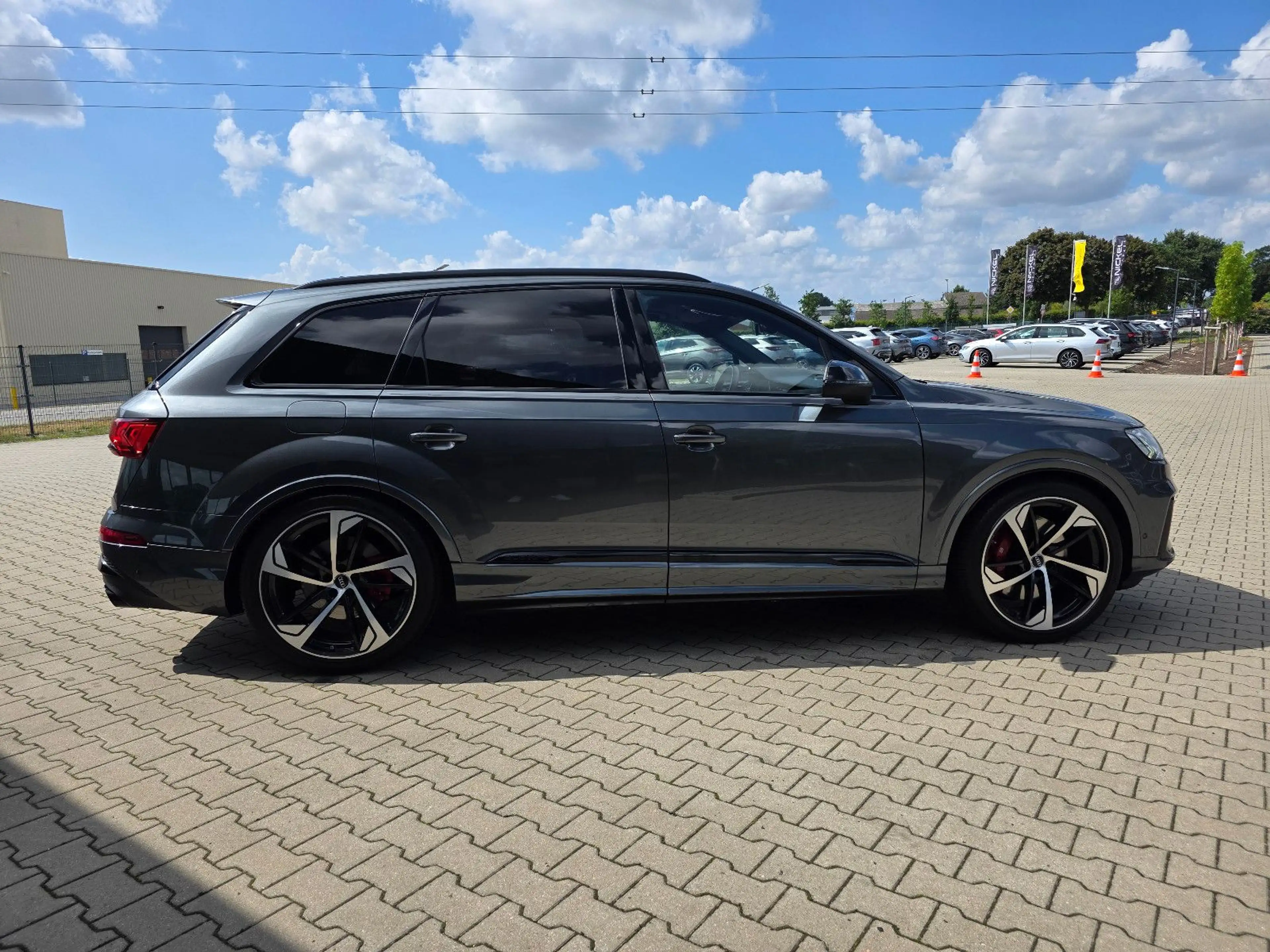 Audi SQ7 4.0 TDI quattro*HuD*7-Sitze*Matrix*Pano*AHK* — photo 14