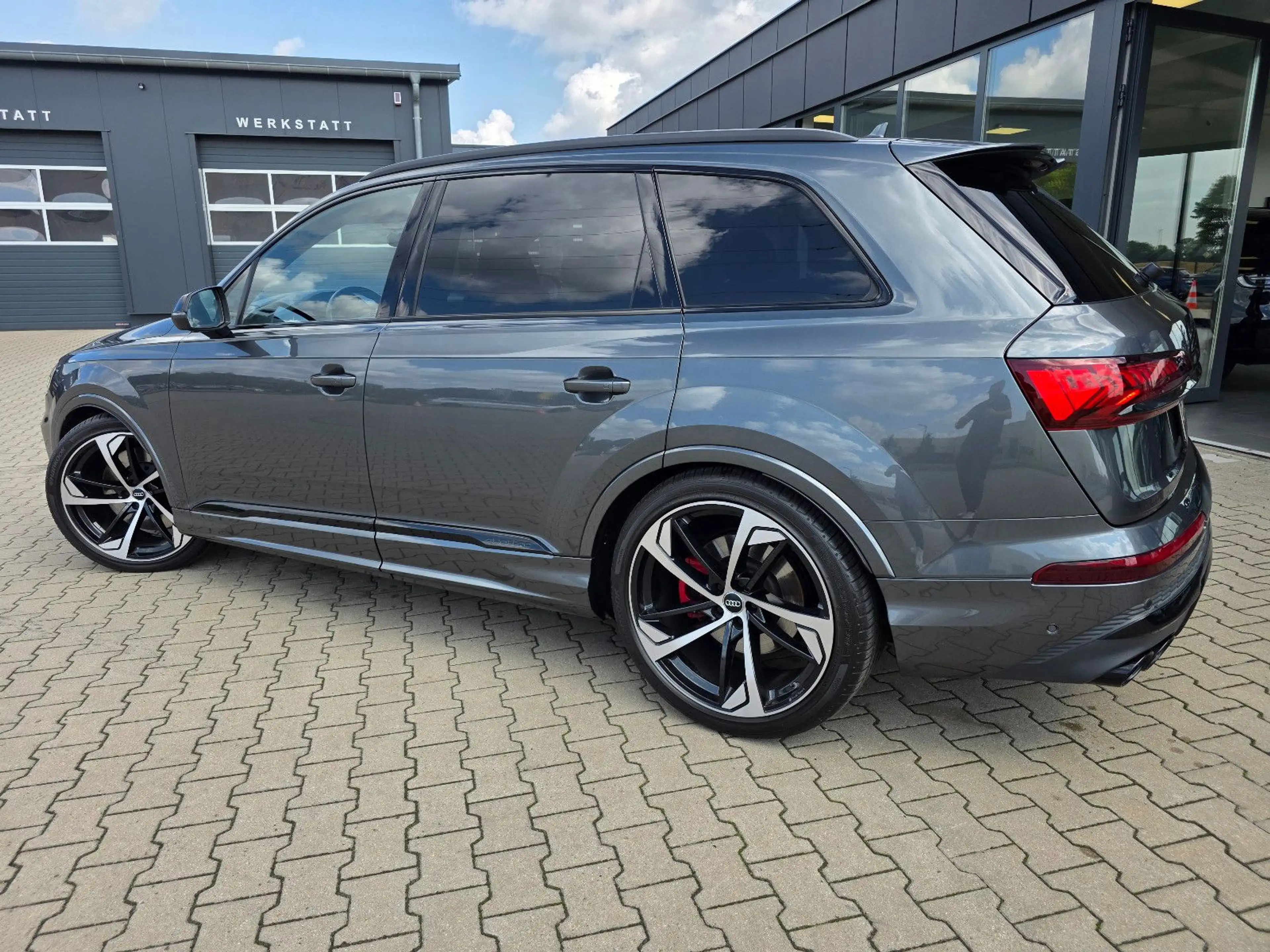 Audi SQ7 4.0 TDI quattro*HuD*7-Sitze*Matrix*Pano*AHK* — photo 7