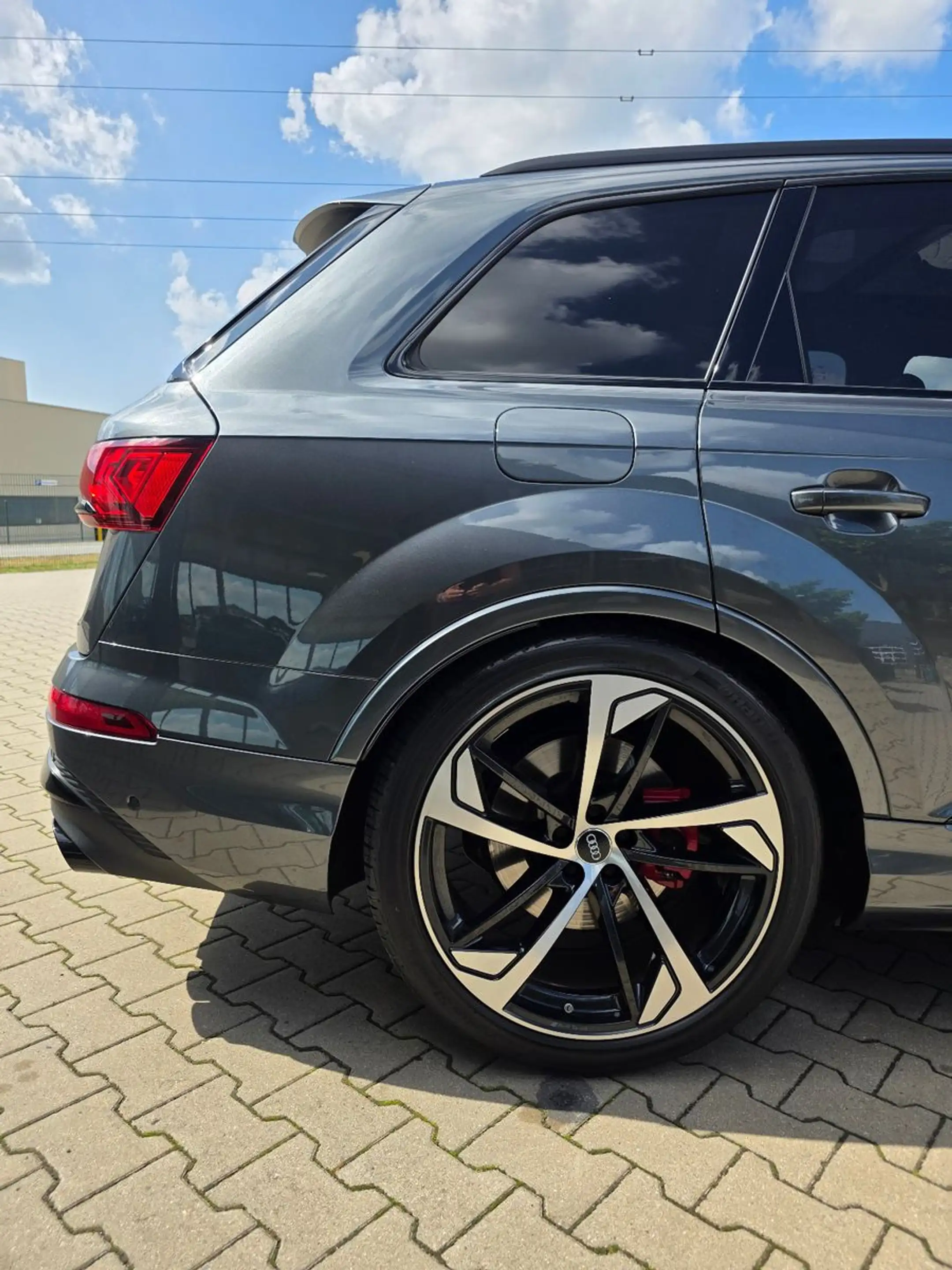 Audi SQ7 4.0 TDI quattro*HuD*7-Sitze*Matrix*Pano*AHK* — photo 15
