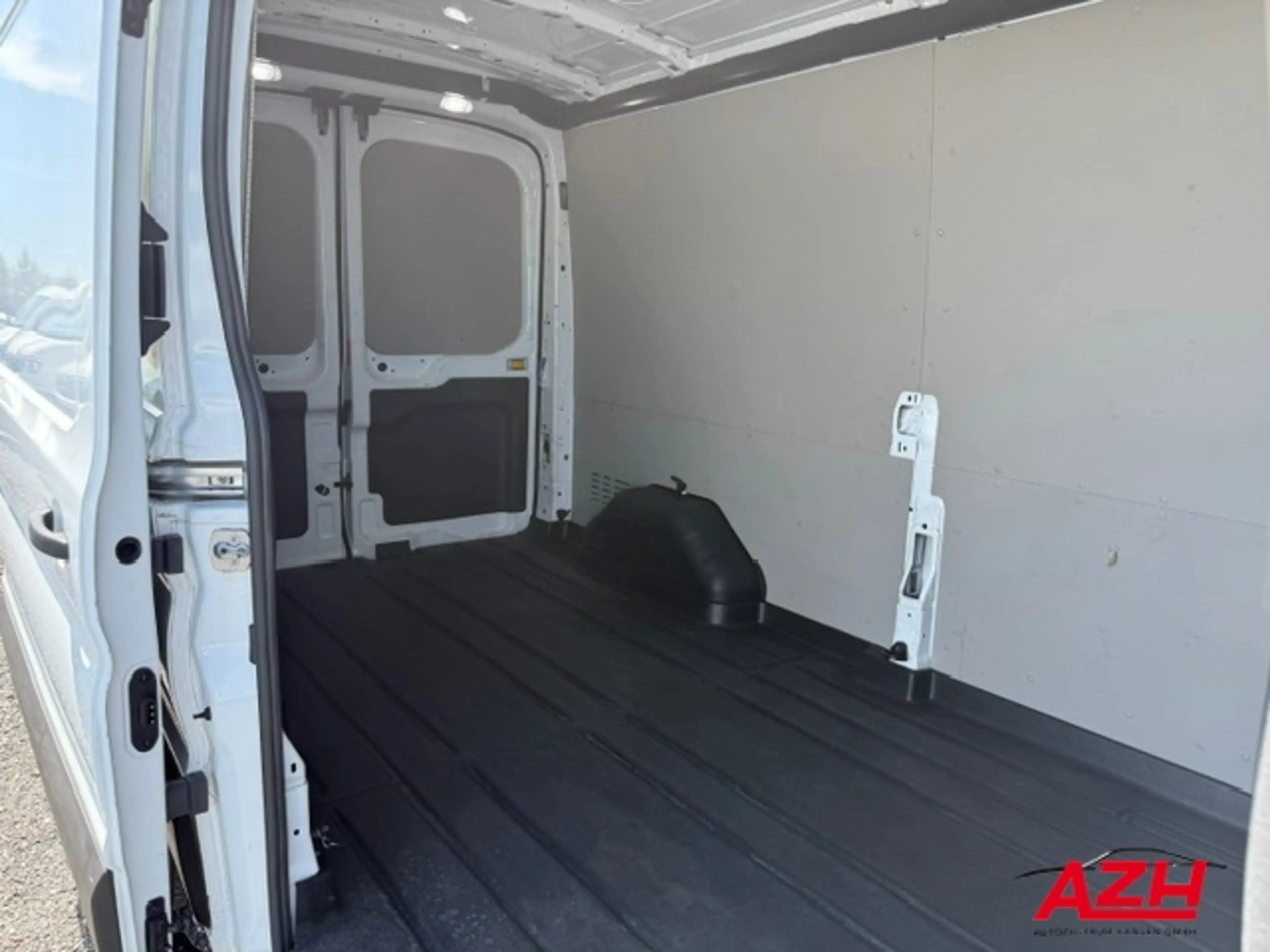 Ford Transit Kasten L3H2 Trend 2.0 TDCI, EURO 6 — photo 6