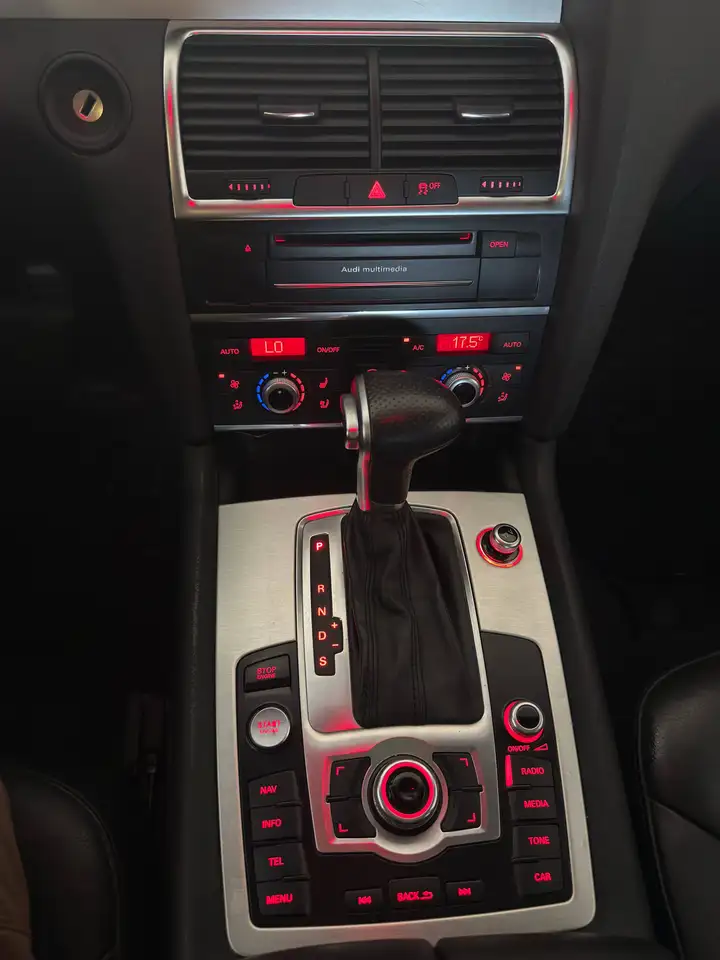 Audi Q7 снимка Audi Q7