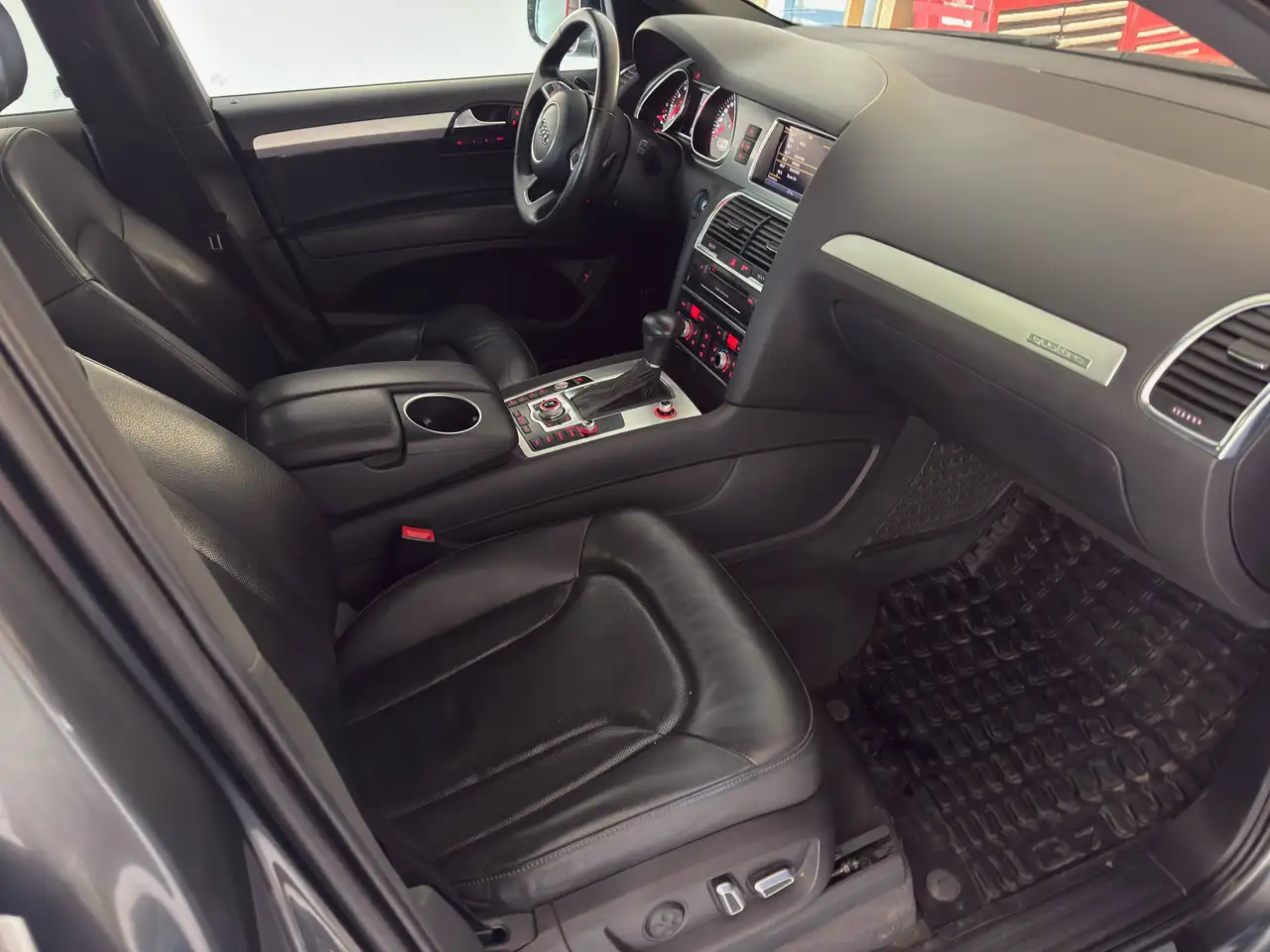 Audi Q7 снимка Audi Q7