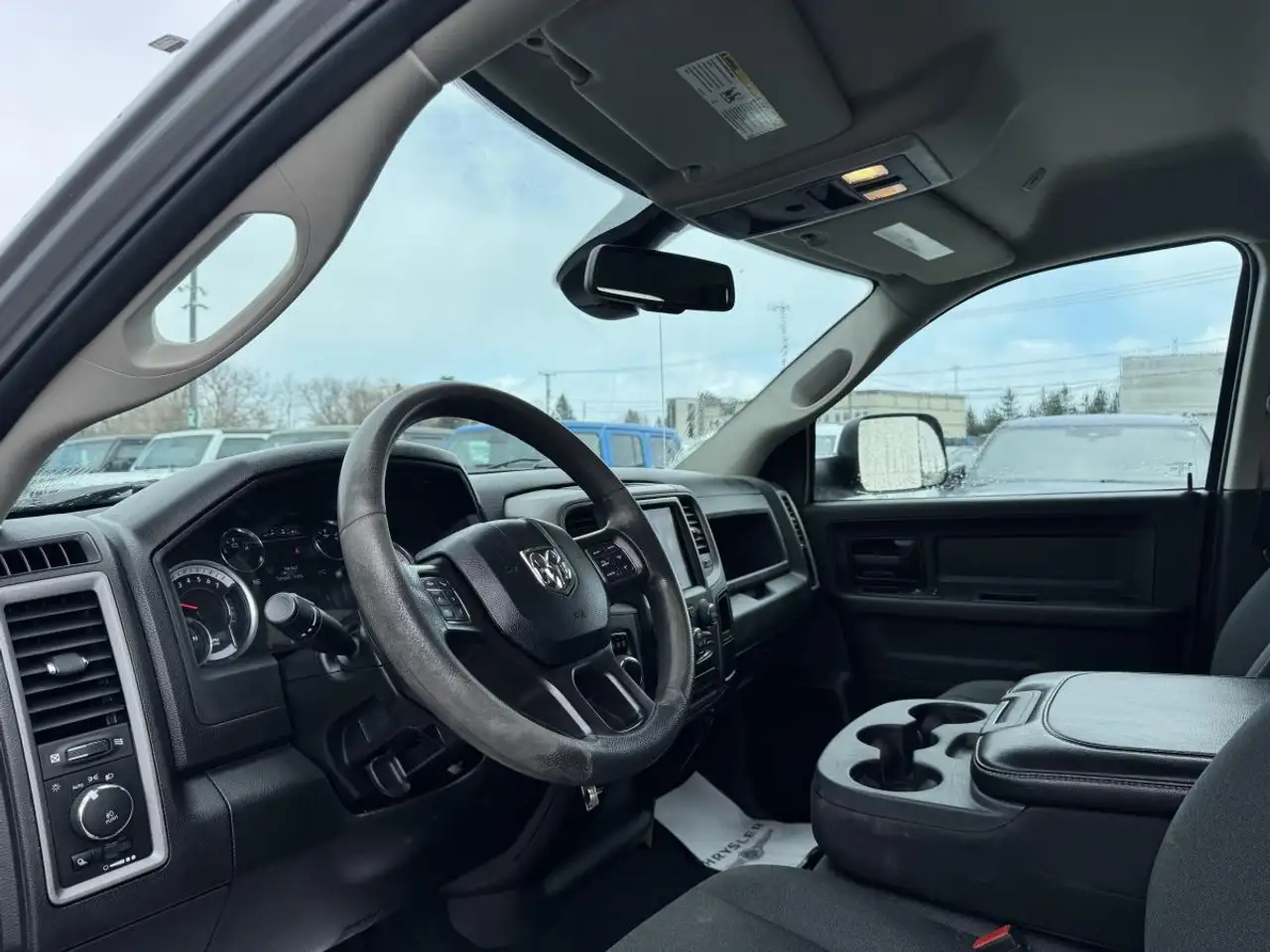 RAM 1500 снимка RAM 1500