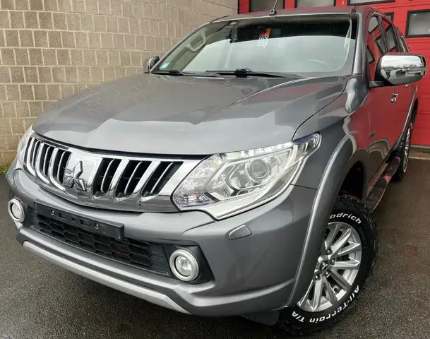 Mitsubishi L200 2.4 DI-D 4WD Intense (14.834 € HTVA)