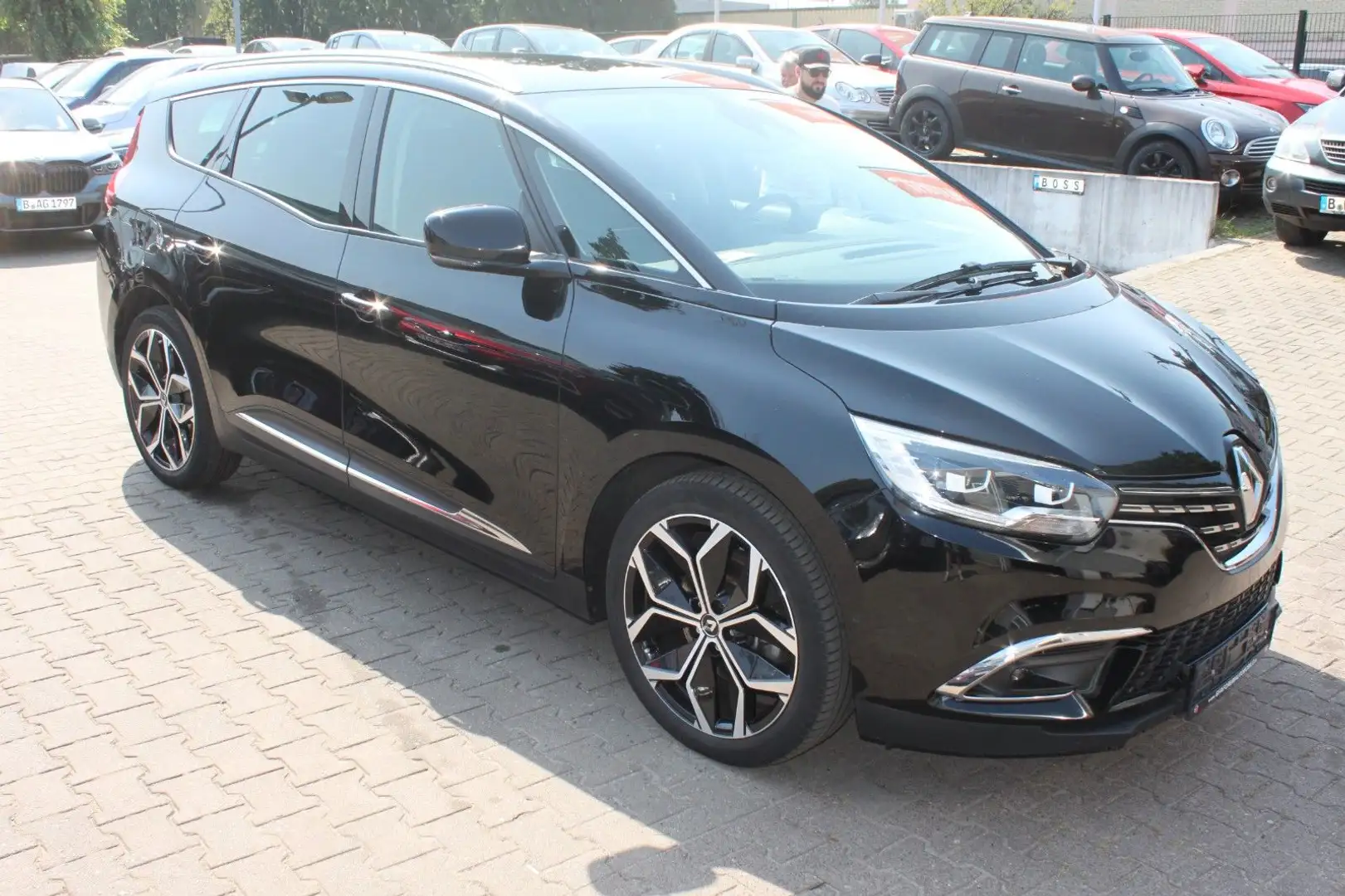 Renault Grand Scenic Schwarz - 2