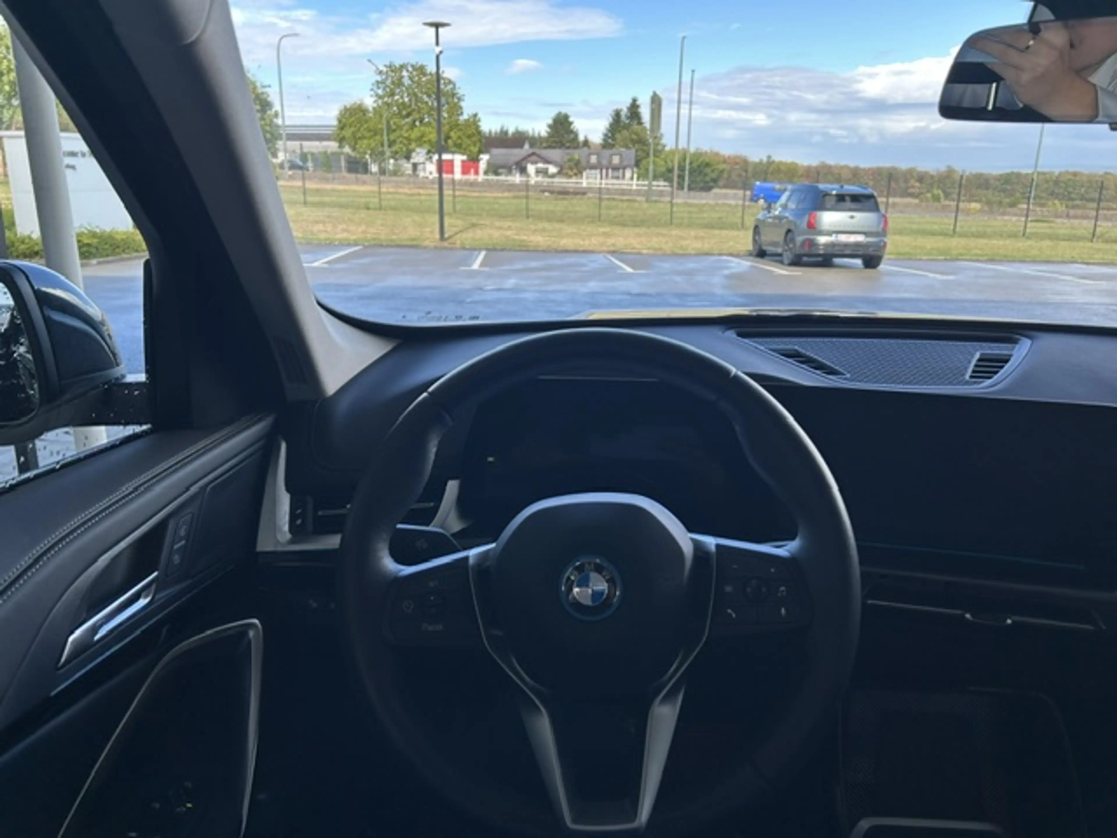 BMW iX1 iX1 66.5 kWh eDrive20 — photo 8