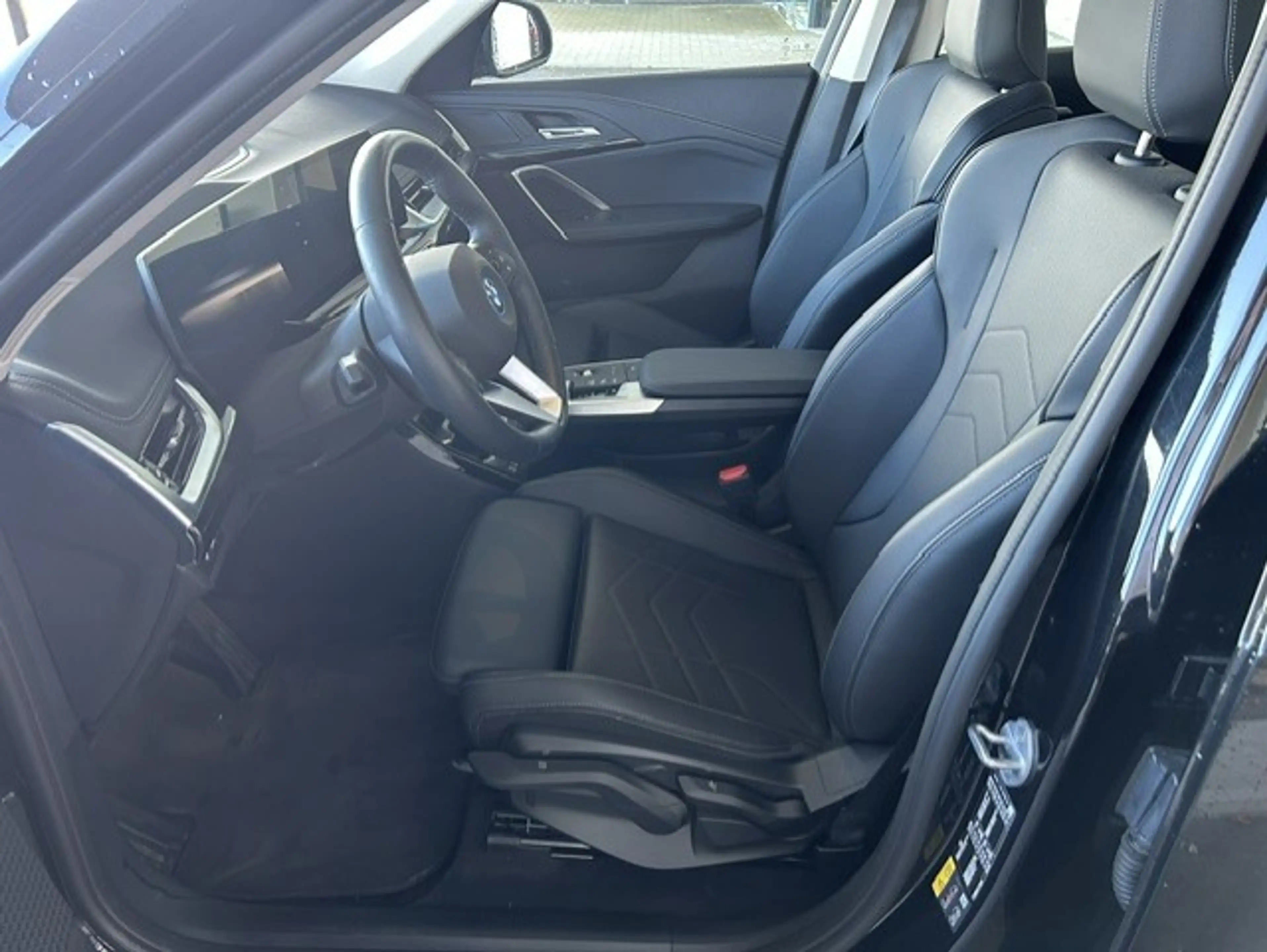 BMW iX1 iX1 66.5 kWh eDrive20 — photo 7