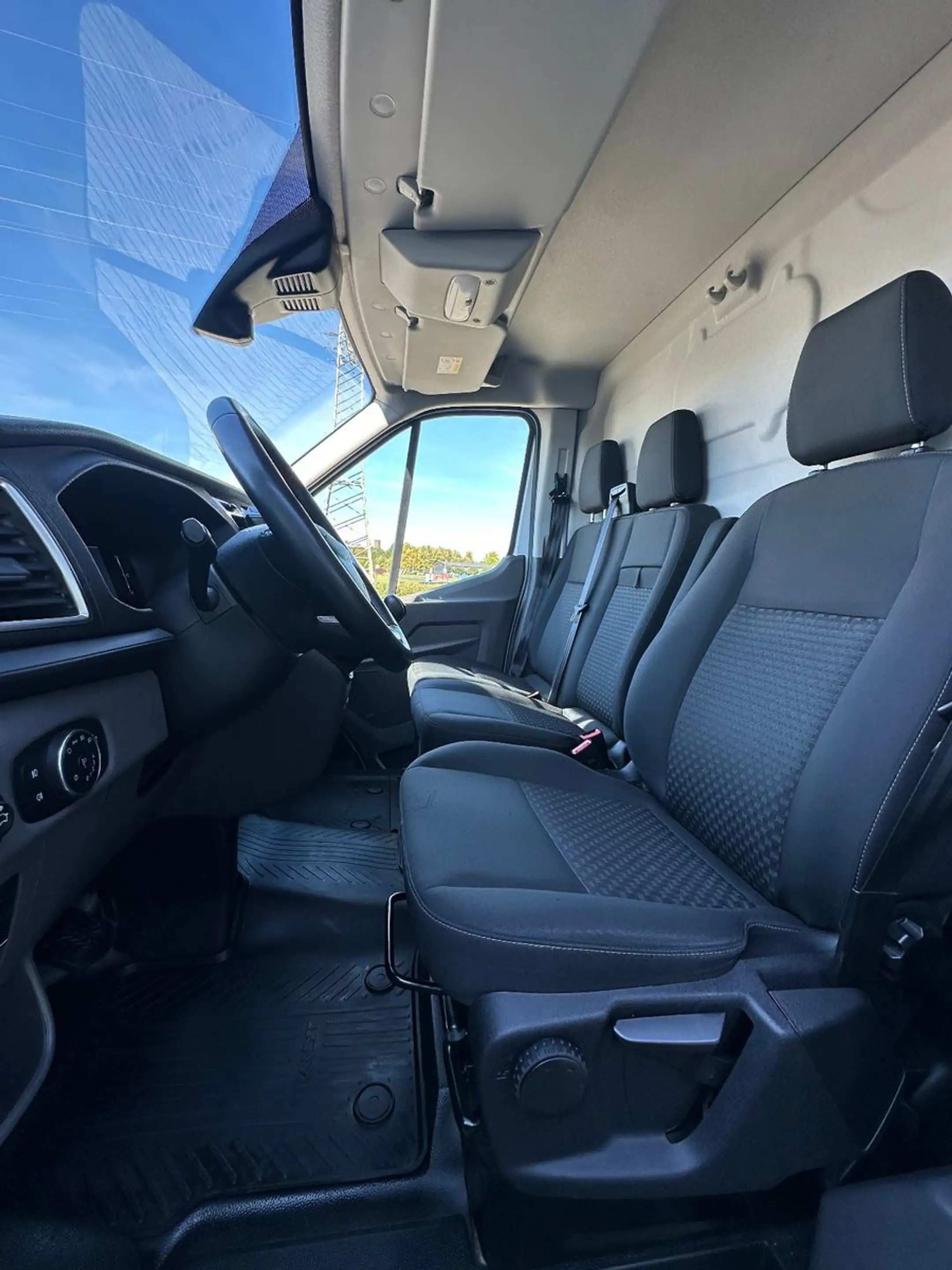 Ford Transit Kasten 350 L3 Trend Technologie-Paket — photo 11