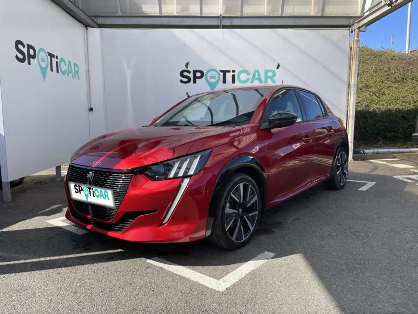 Peugeot e-208 1.2 PureTech 100ch S\u0026S GT Line Rot - 1