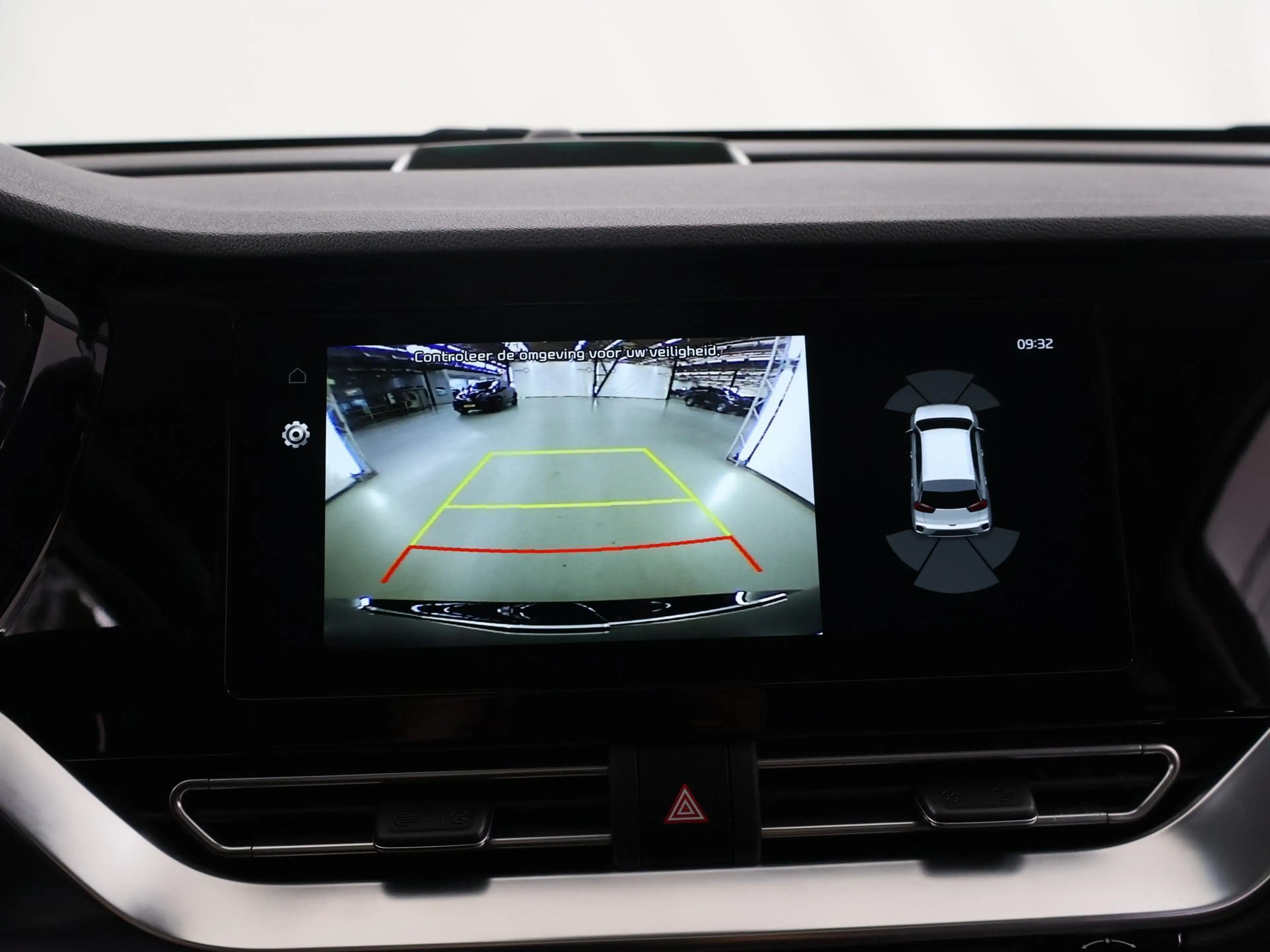 Kia e-Niro DynamicPlusLine 64 kWh | Panoramadak | Stoel/Stuur — photo 14