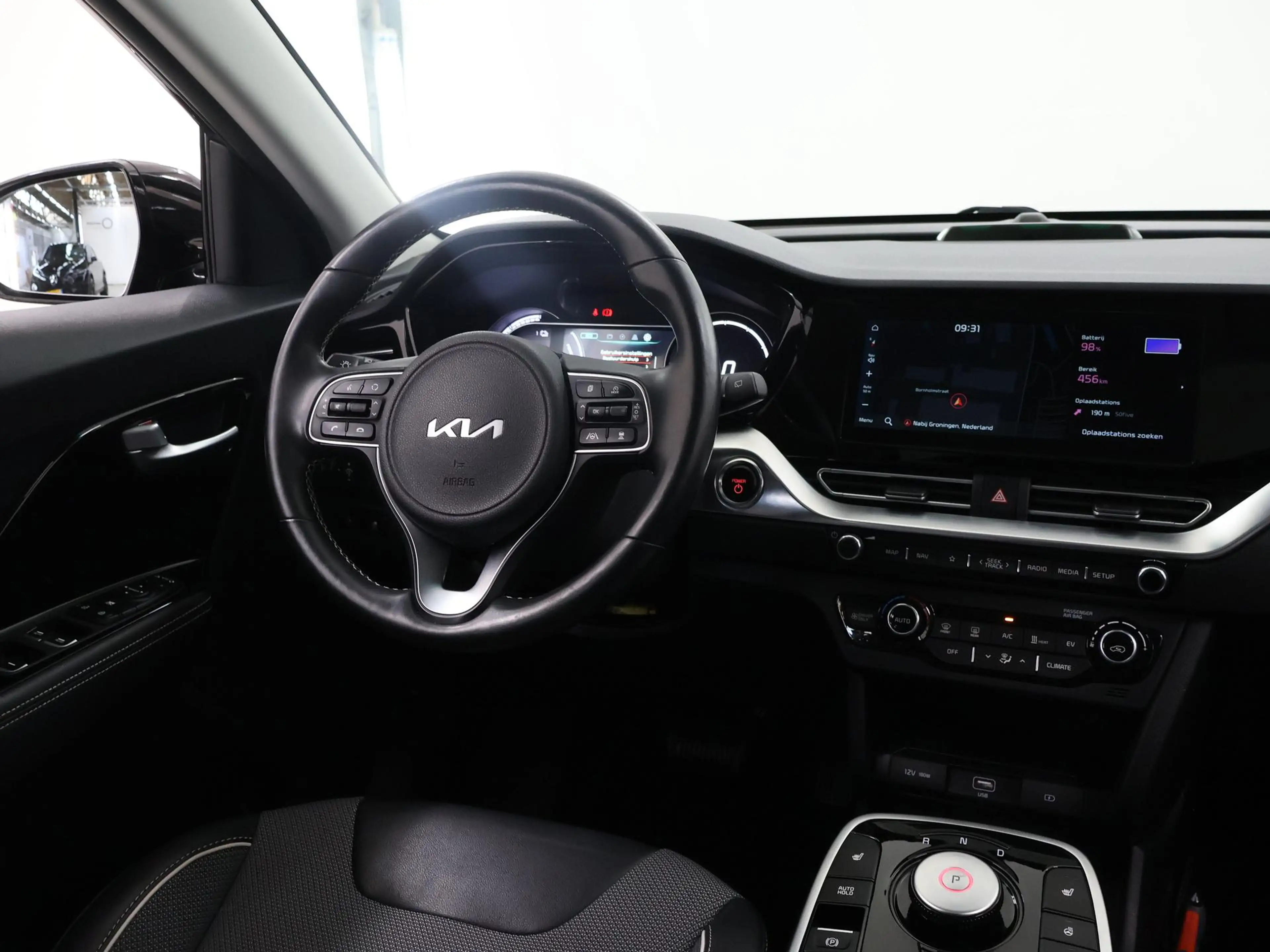 Kia e-Niro DynamicPlusLine 64 kWh | Panoramadak | Stoel/Stuur — photo 9