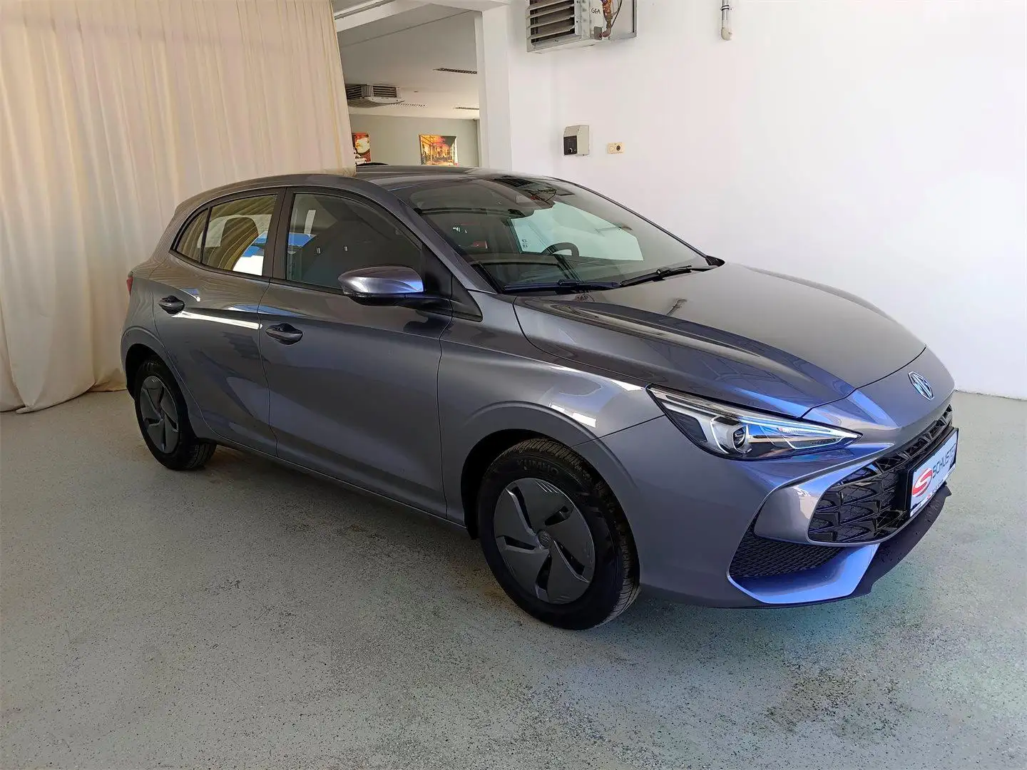 MG MG3 1,5 HEV Select Hybrid+ Grau - 1