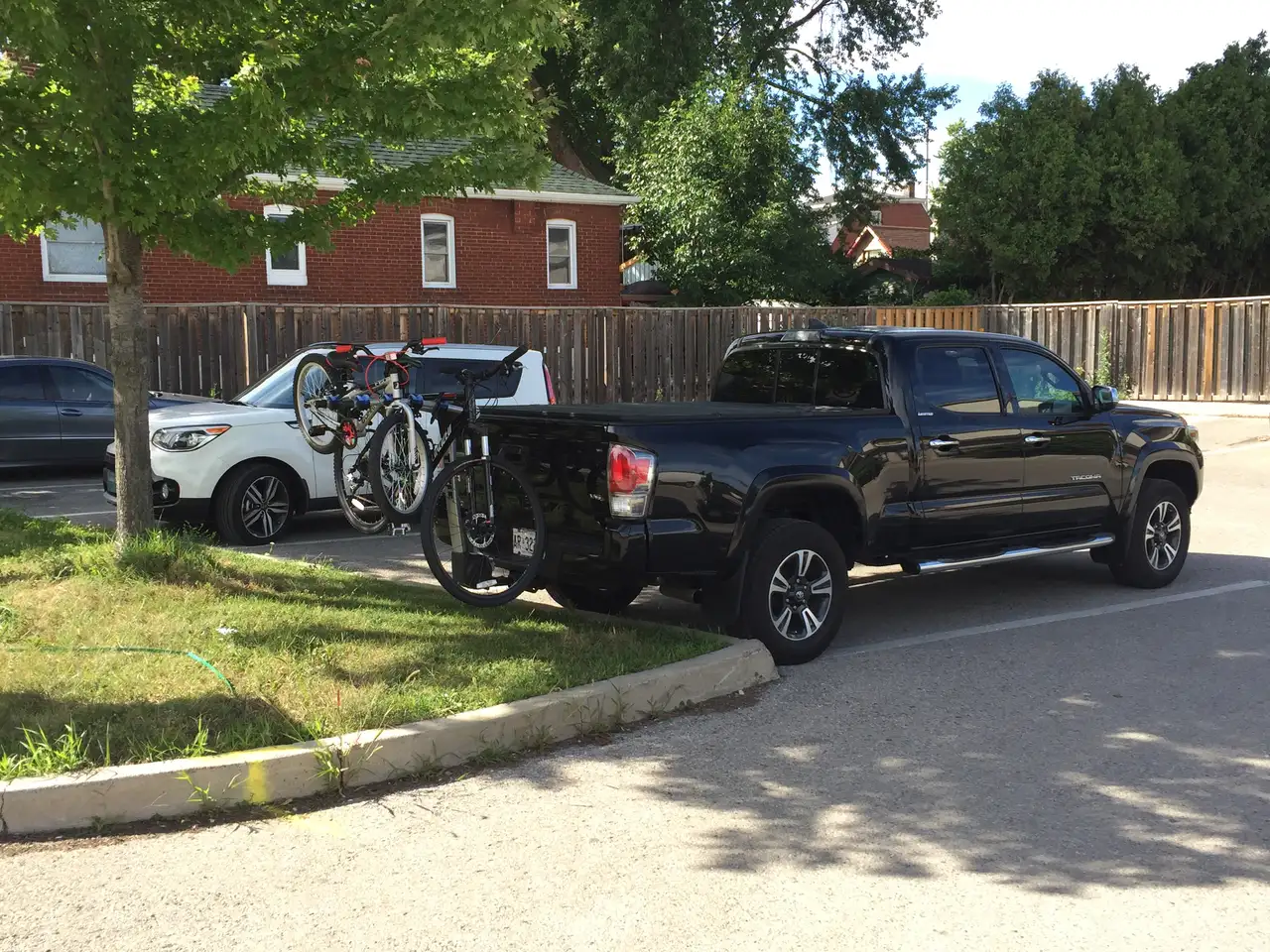 Toyota Tacoma снимка Toyota Tacoma