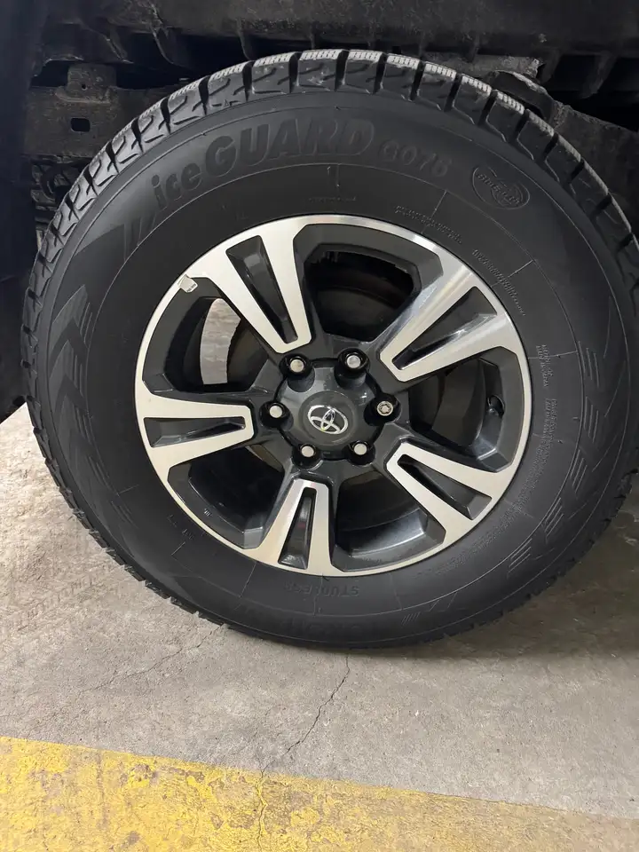 Toyota Tacoma снимка Toyota Tacoma