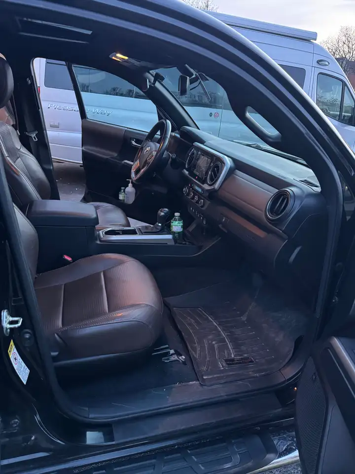 Toyota Tacoma снимка Toyota Tacoma
