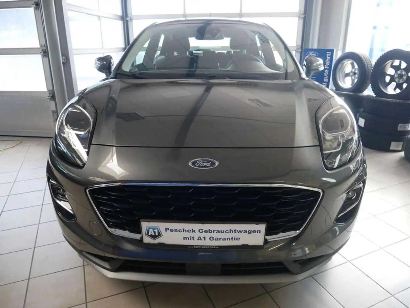 Ford Puma Titanium Grau - 2