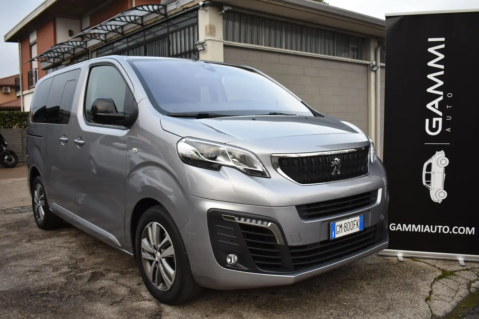 Peugeot Traveller 8 Posti 2.0 BlueHdi 144cv Grigio - 1