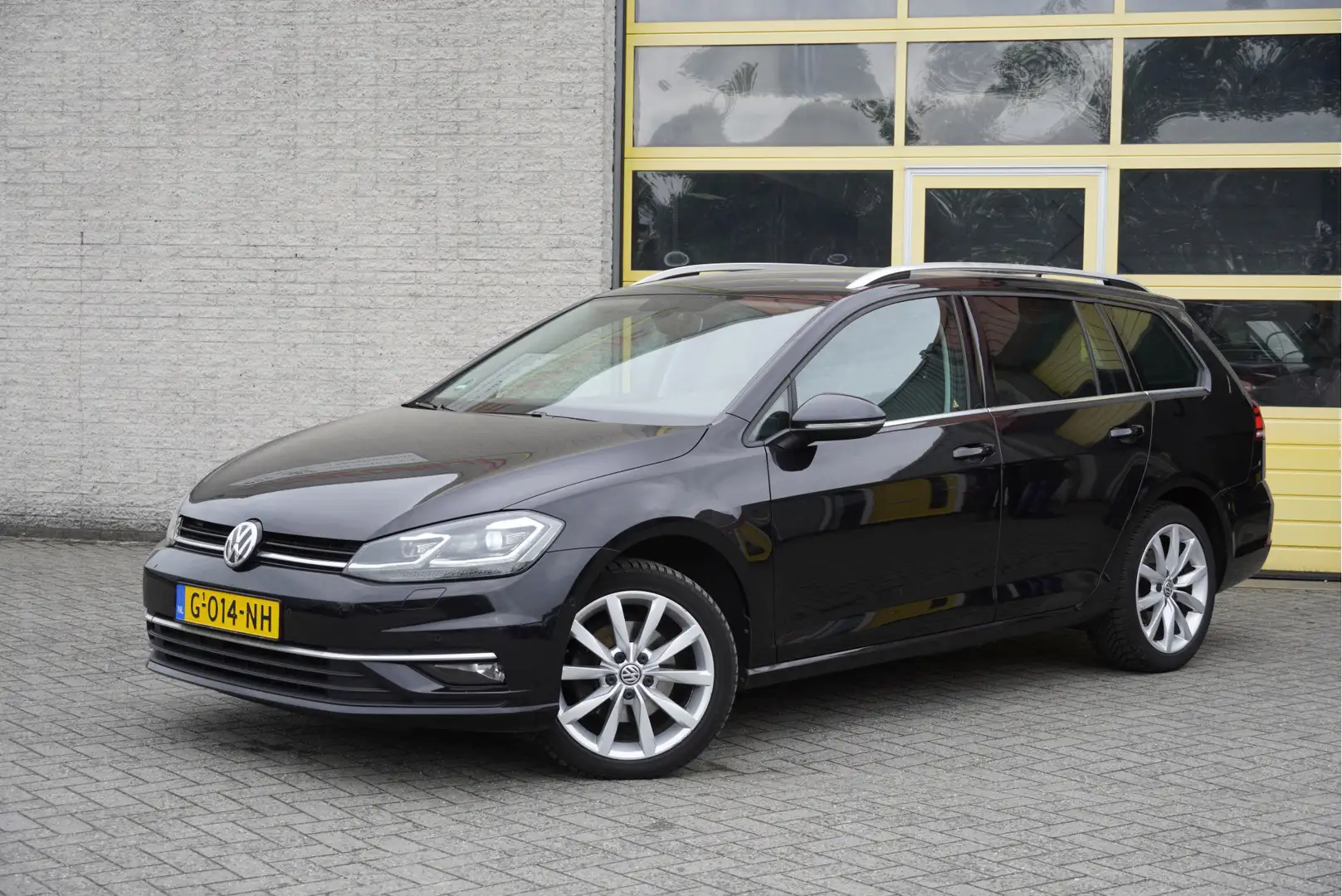 Volkswagen Golf Variant 1.5 TSI 150PK Automaat Highline BJ2019 Lmv 17" | L Zwart - 2
