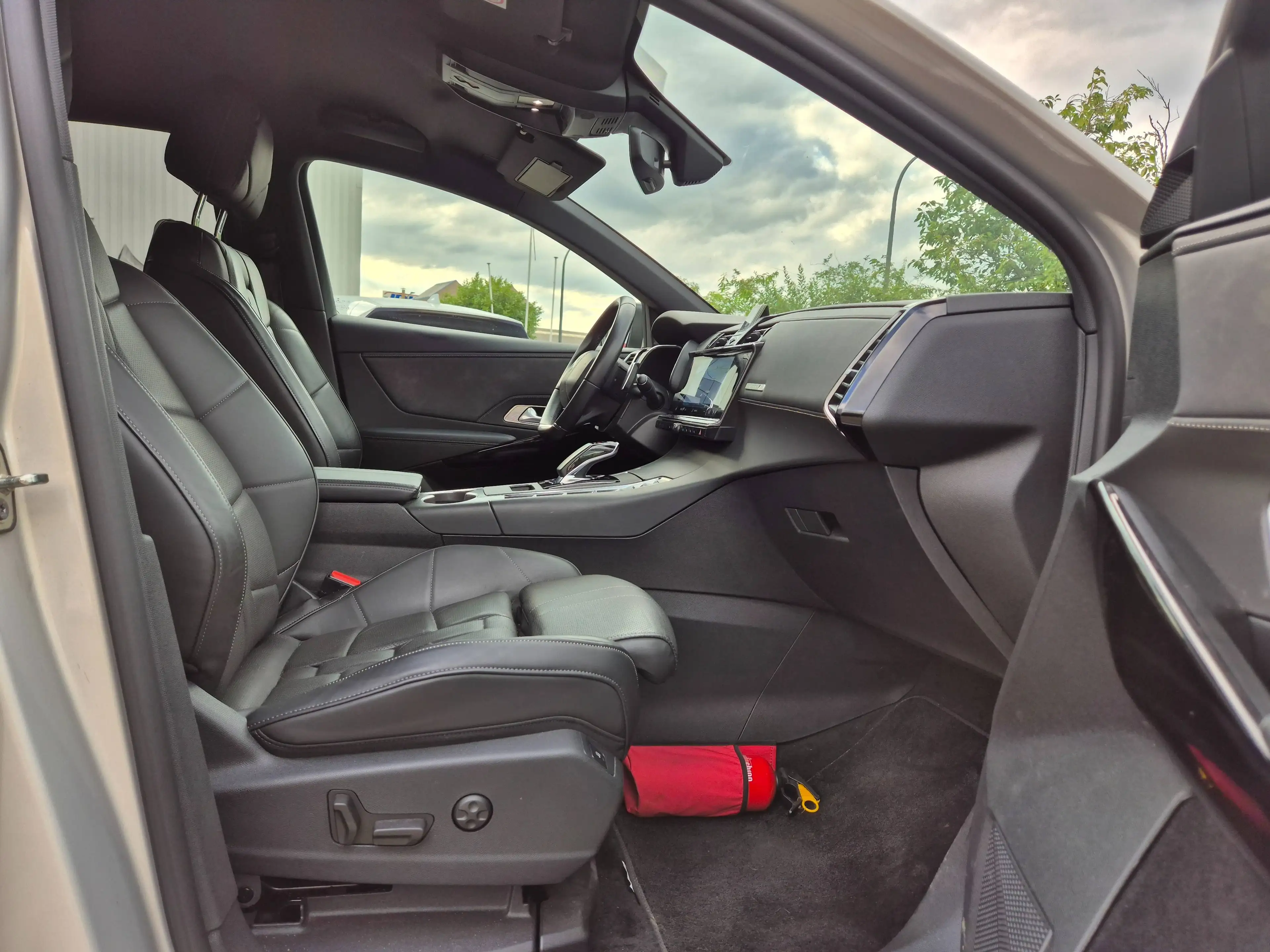 DS Automobiles DS 7 Crossback PHEV 1.6 E-TENSE / HYBRID / 4WD / RIVOLI / 4x4 — photo 13