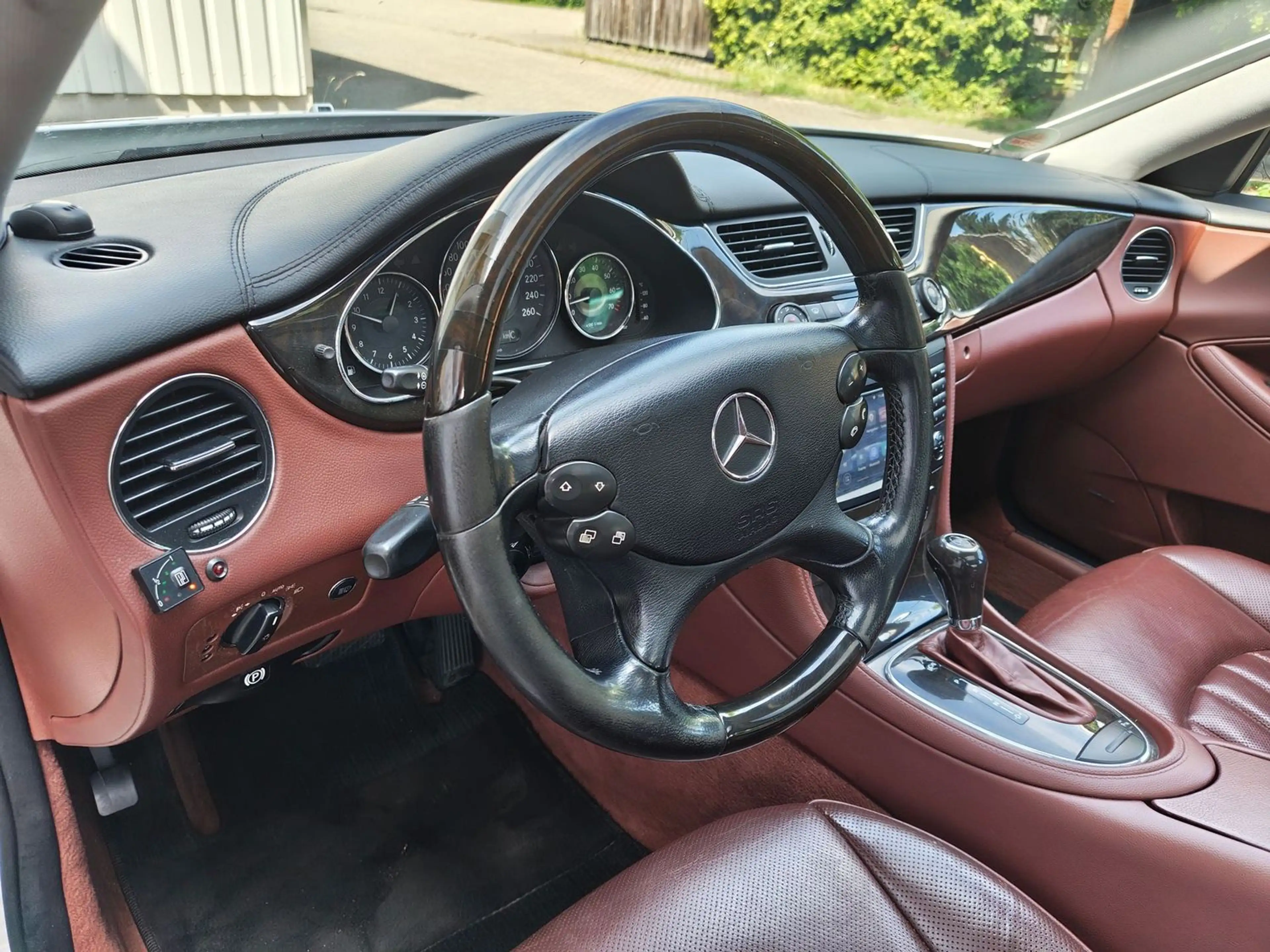 Mercedes-Benz CLS 350 *Memory*Bi-Xenon*Leder*H&K*Navi*PDC*PRINS-LPG* — photo 11