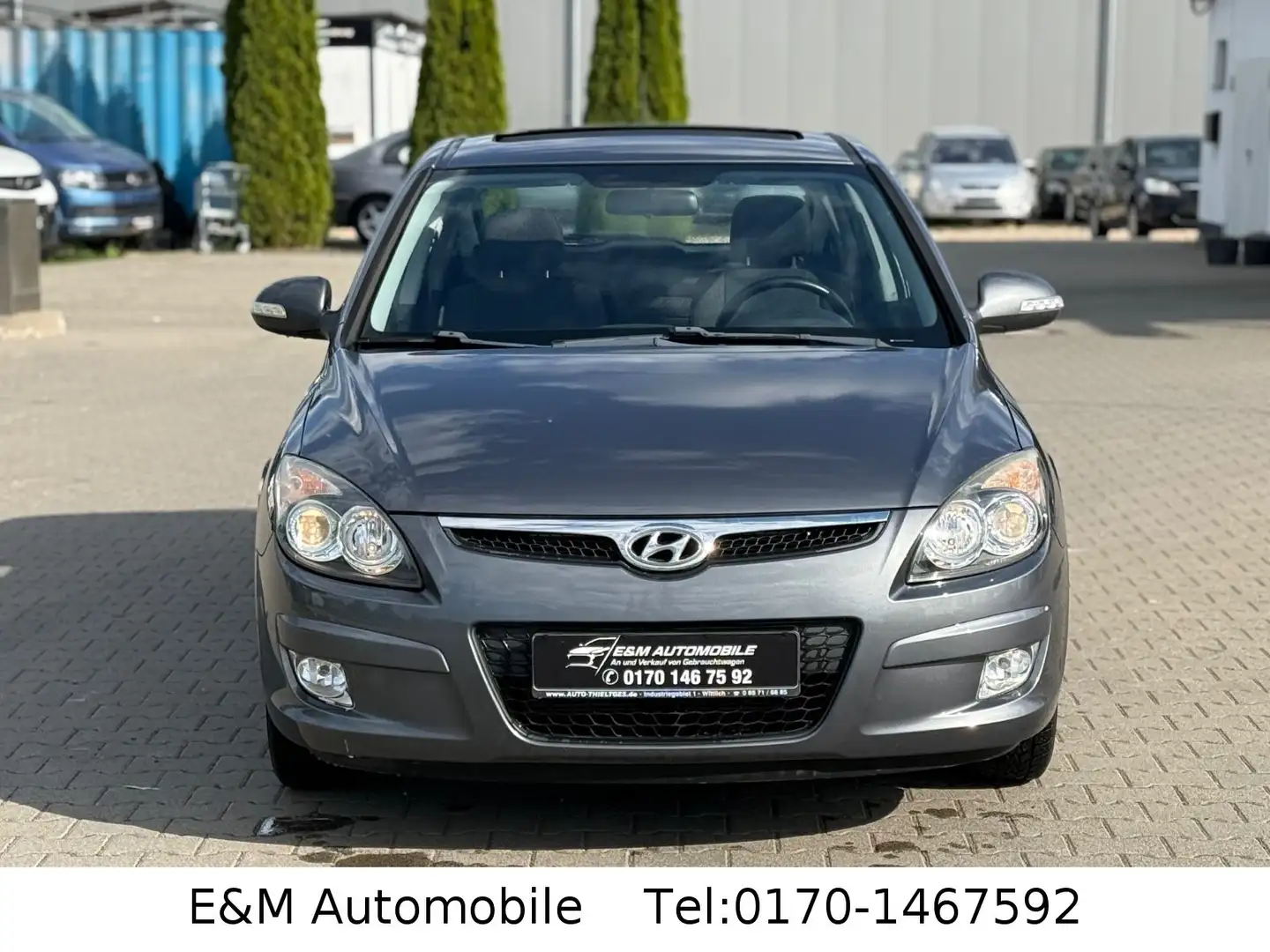 Hyundai i30 +SCHIEBEDACH+1.HAND+SITZHEIZUNG+KLIMAAUTOMATI Gris - 2