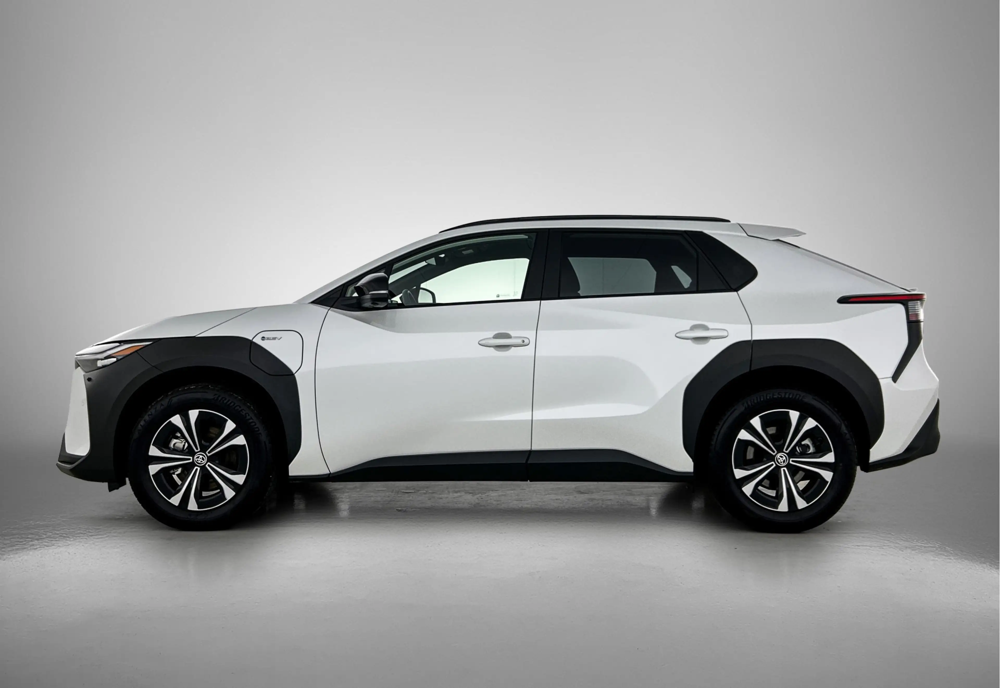 Toyota bZ4X Dynamic 71 kWh | extra Winterbanden met velgen | — photo 3