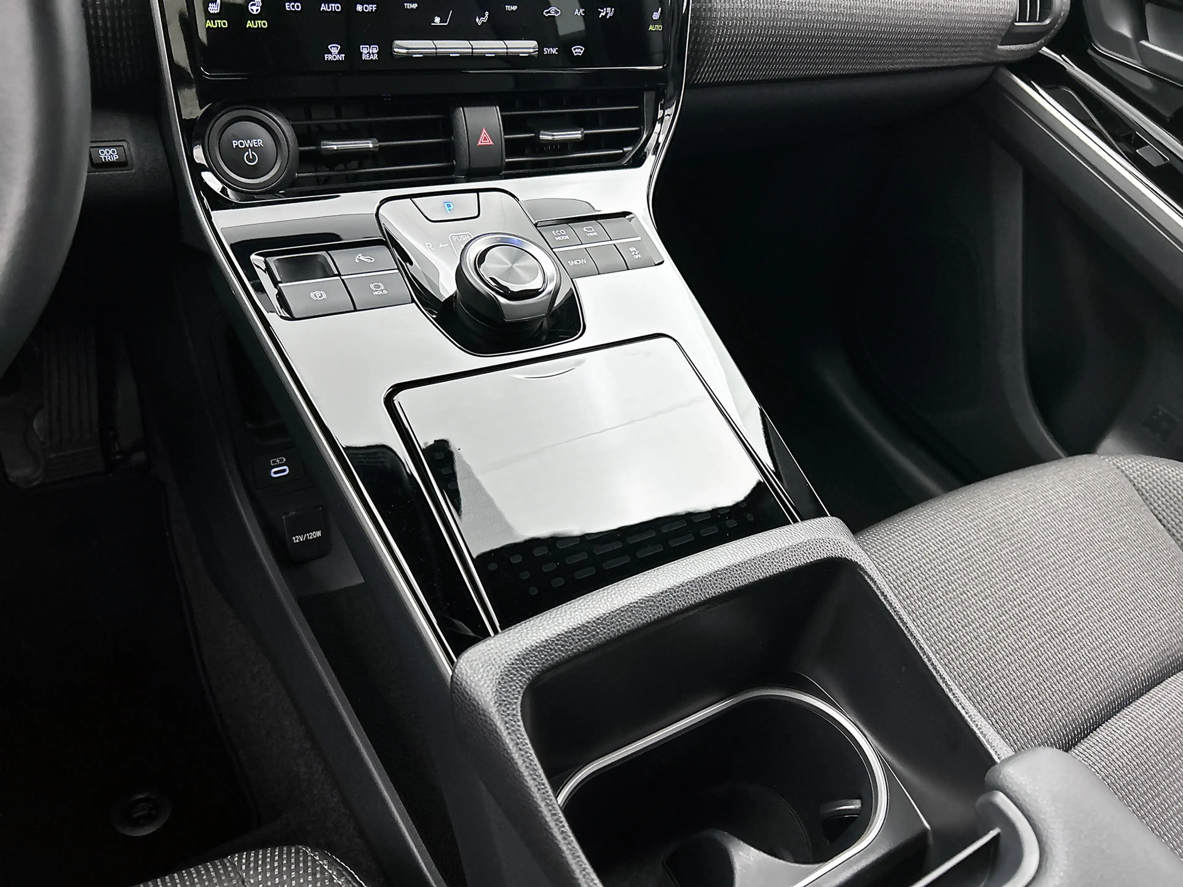 Toyota bZ4X Dynamic 71 kWh | extra Winterbanden met velgen | — photo 11