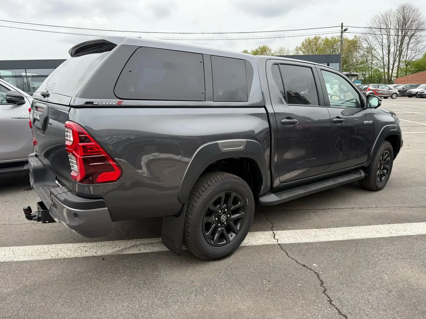 Toyota Hilux 😍INVINCIBLE DE STOCK CHEZ DUVAL🔥GRIS OU NOIR Grijs - 2