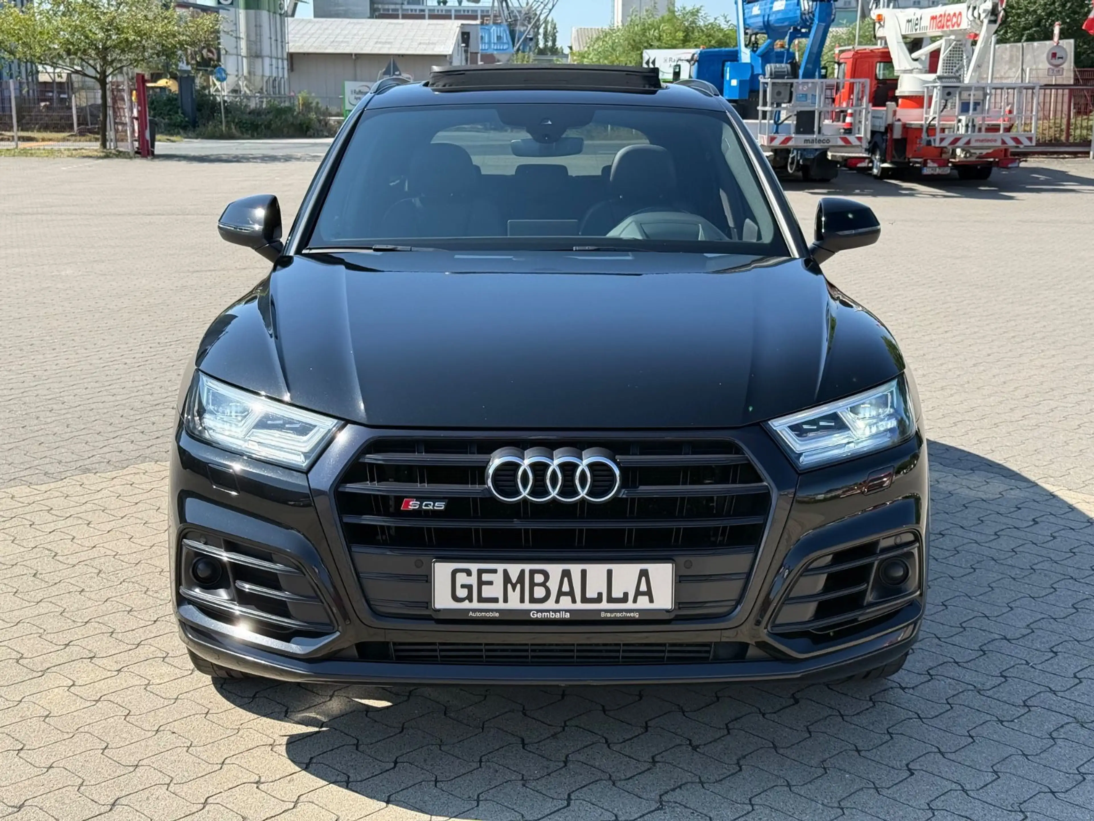 Audi SQ5 3.0 TDI BLACKLINE, PANORAMA, S-SITZE RAUTE — photo 2