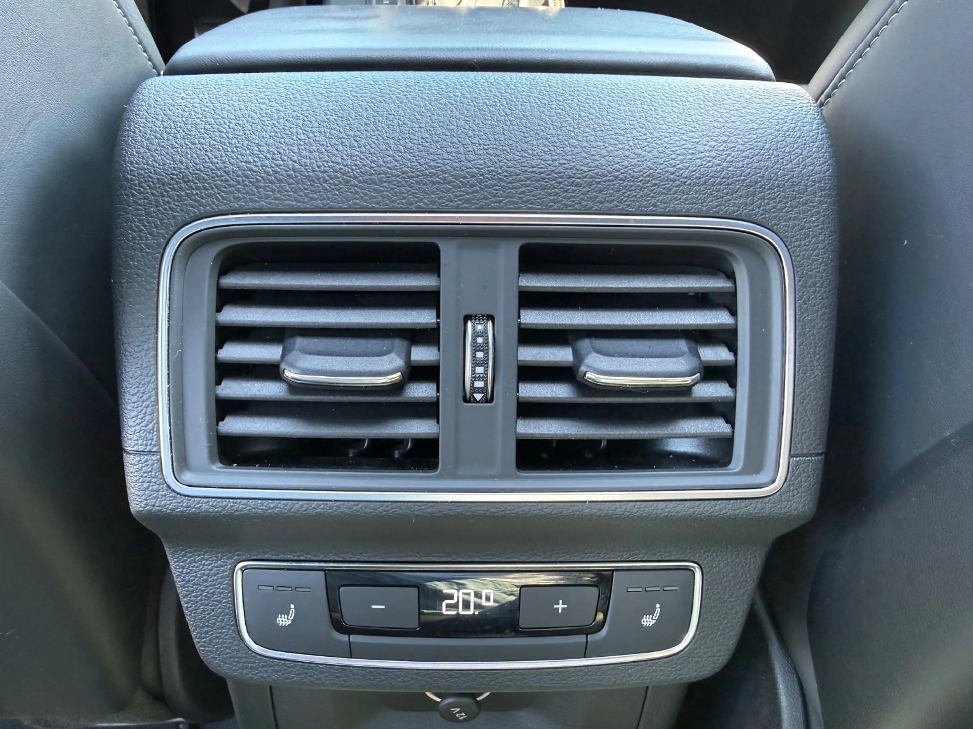 Audi SQ5 3.0 TDI BLACKLINE, PANORAMA, S-SITZE RAUTE — photo 10