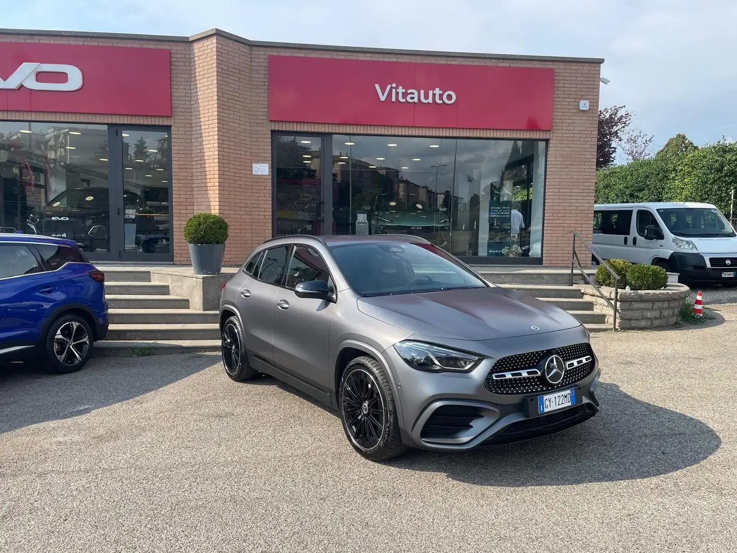 Mercedes-Benz GLA 200 GLA 200 d AMG LINE Premium plus auto Gris - 2