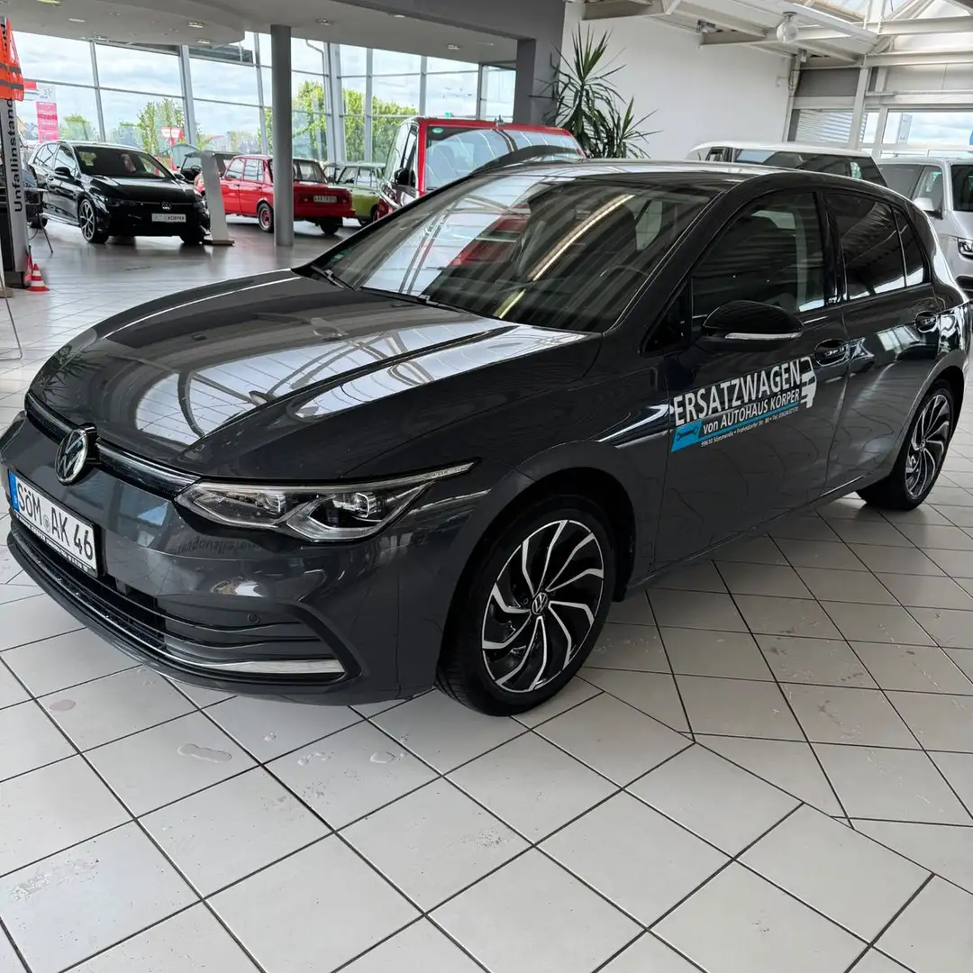 Volkswagen Golf VIII Lim. Life 1.5 eTSI Grau - 2