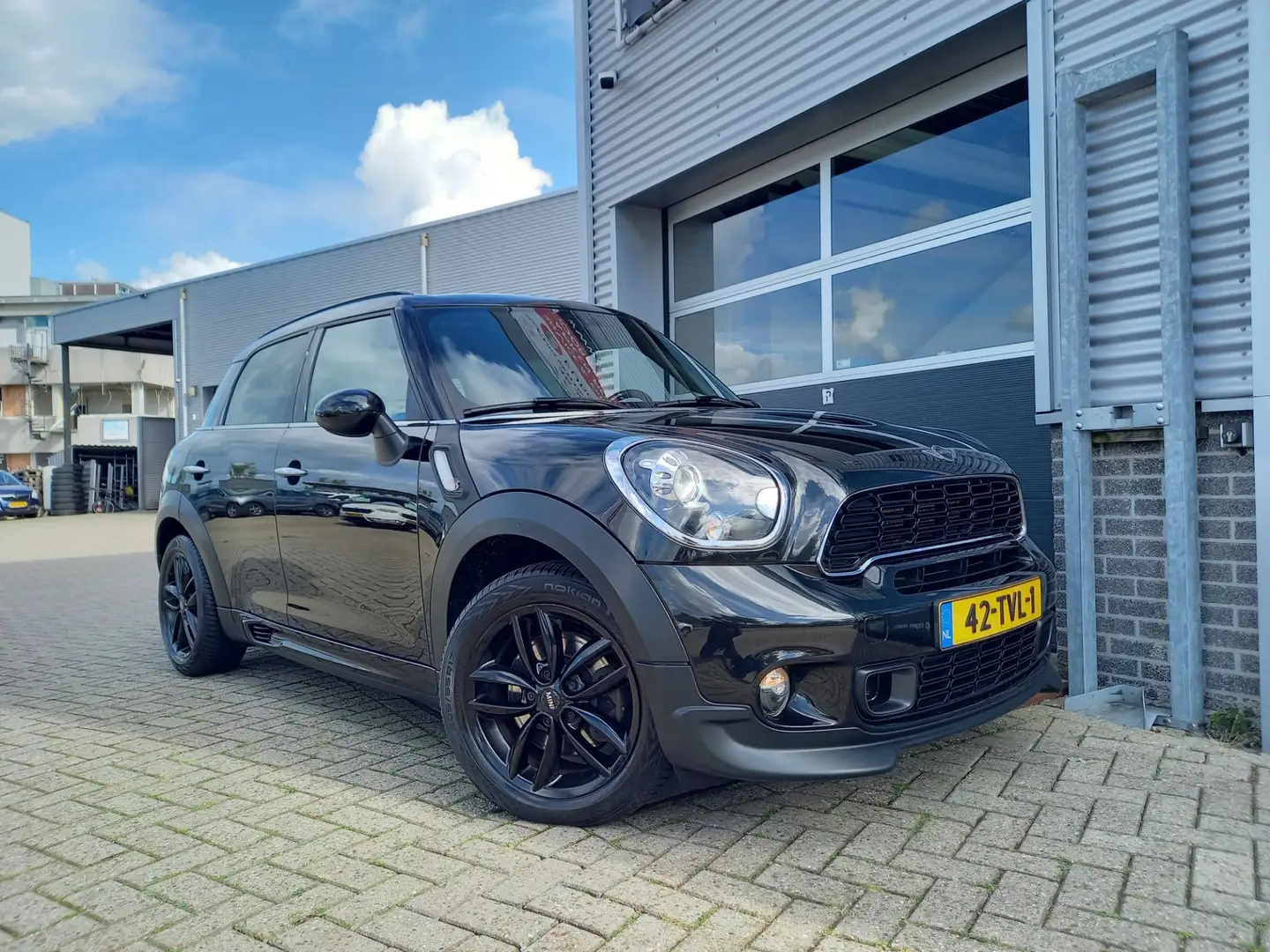 MINI Cooper S Countryman Mini 1.6 184PK AUT - LEER - NAVI - CLIMA - CRUISE Zwart - 2