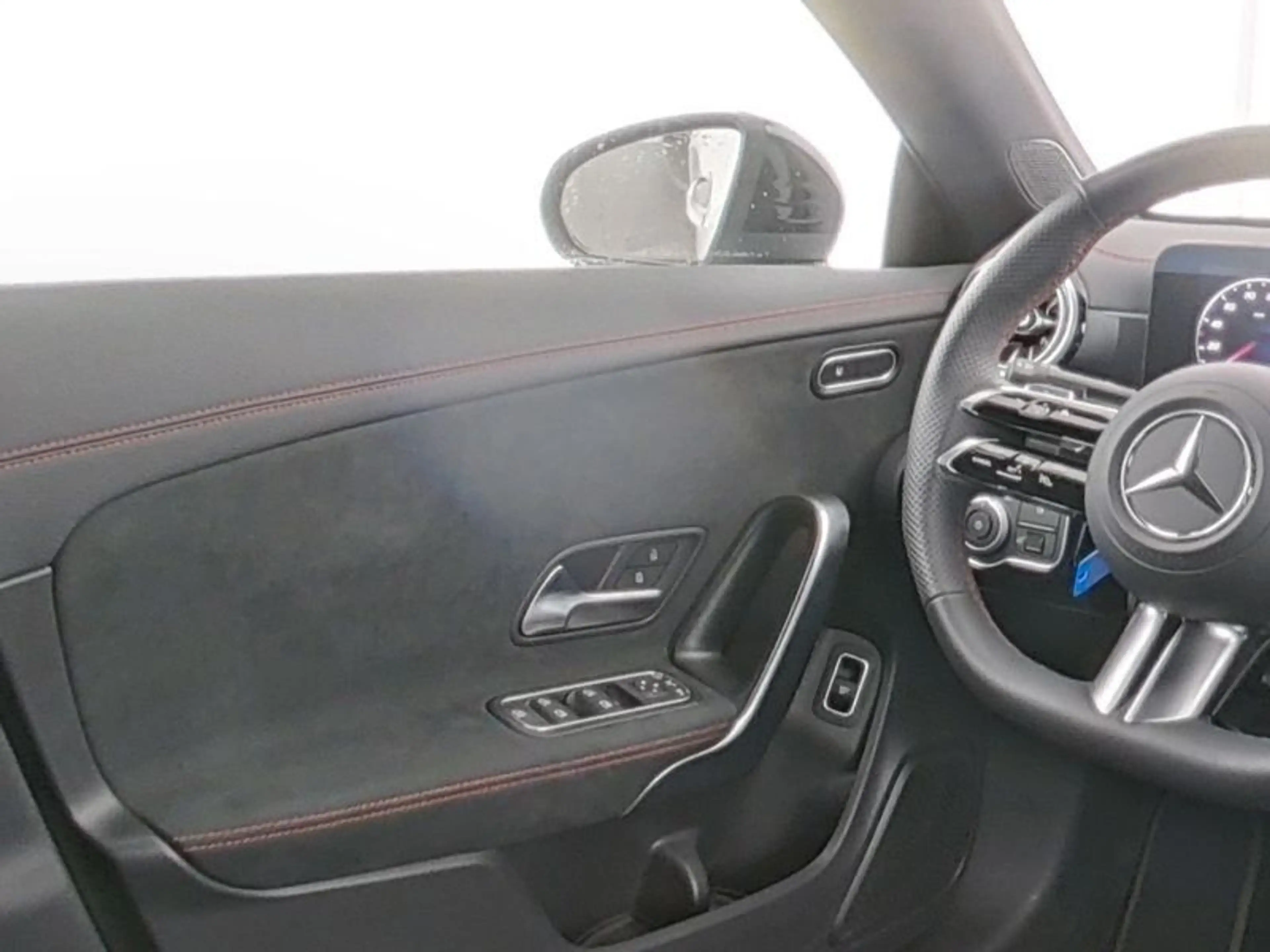 Mercedes-Benz CLA 200 AMG Night Panorama Multibeam Kamera 18" — photo 9