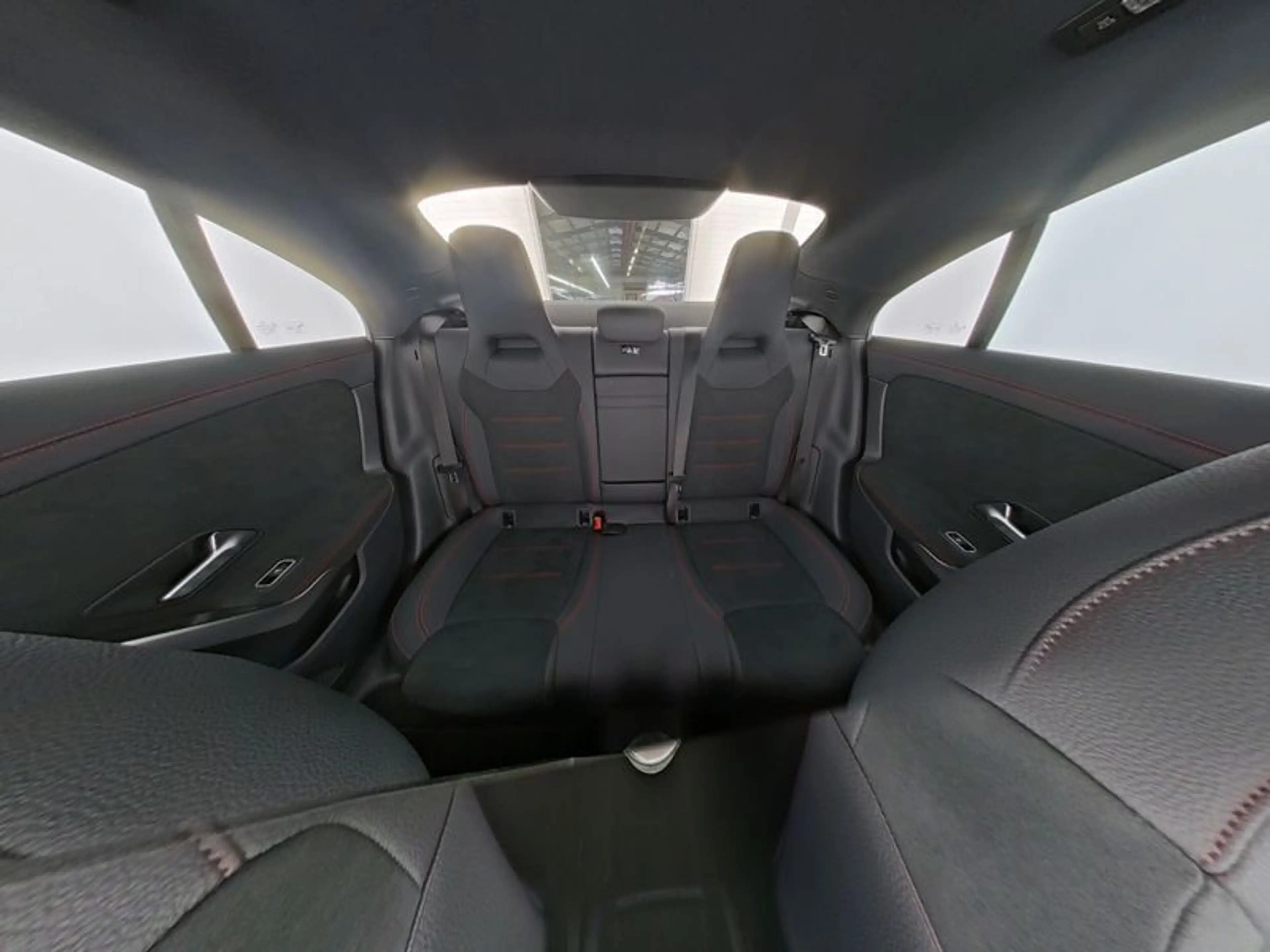 Mercedes-Benz CLA 200 AMG Night Panorama Multibeam Kamera 18" — photo 8