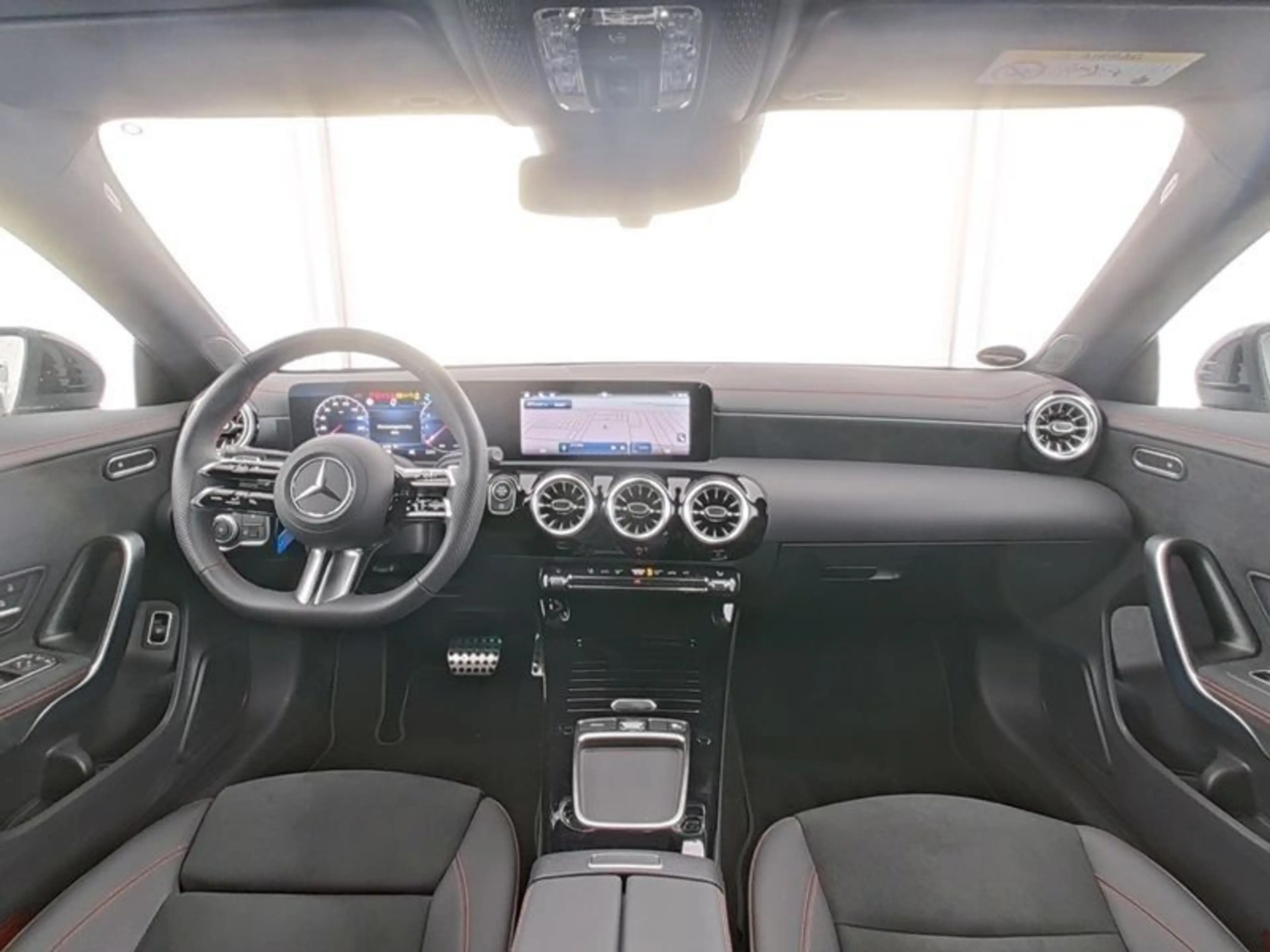 Mercedes-Benz CLA 200 AMG Night Panorama Multibeam Kamera 18" — photo 3